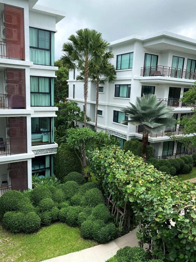 The Title West Wing Pool Access Aparment