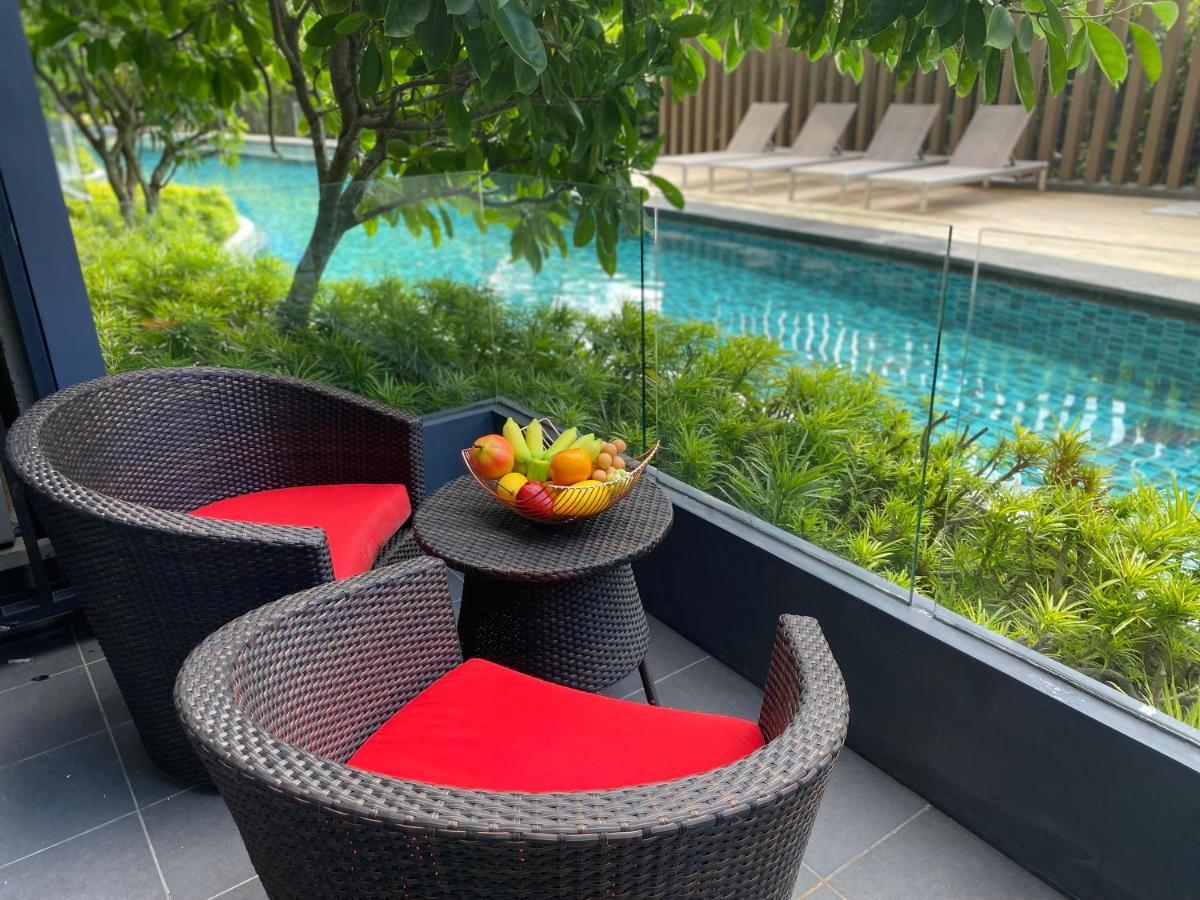 The Aristo-access Pool Surin * Phuket