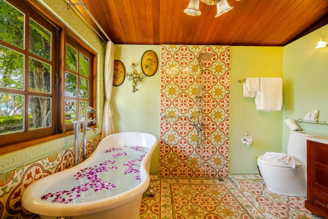 Royal Thai Phuket - Sha Extra *