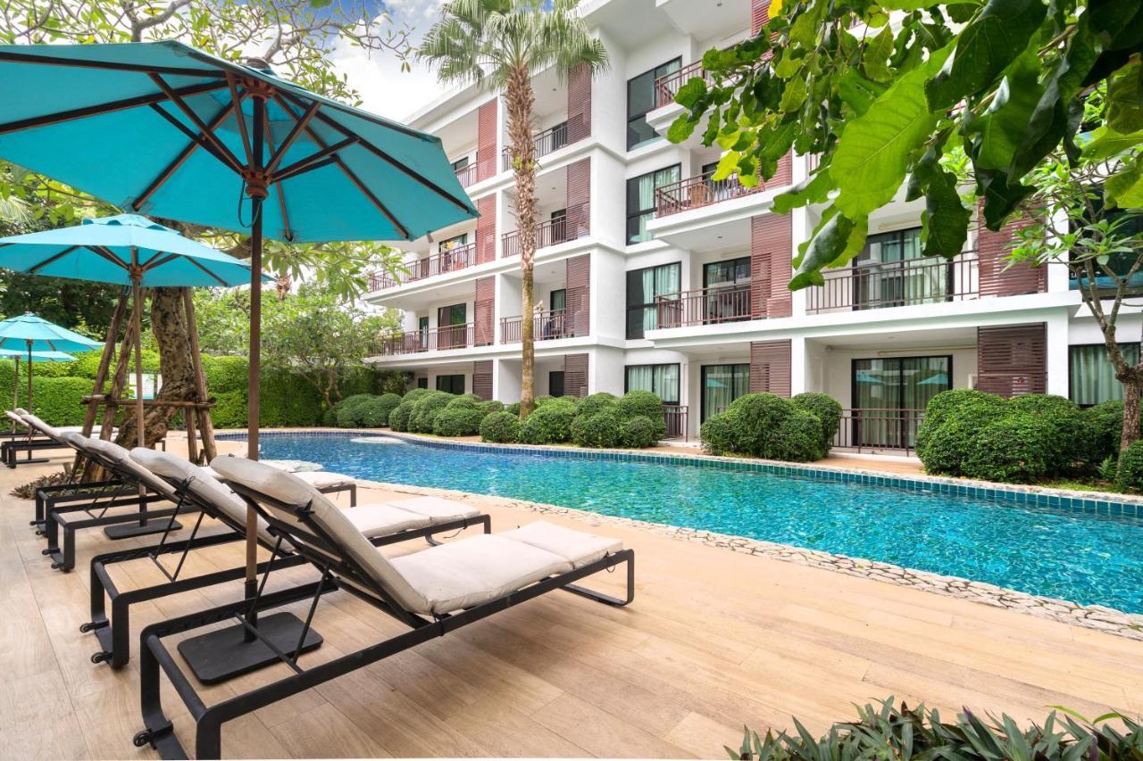 The Title West Wing Pool Access Aparment