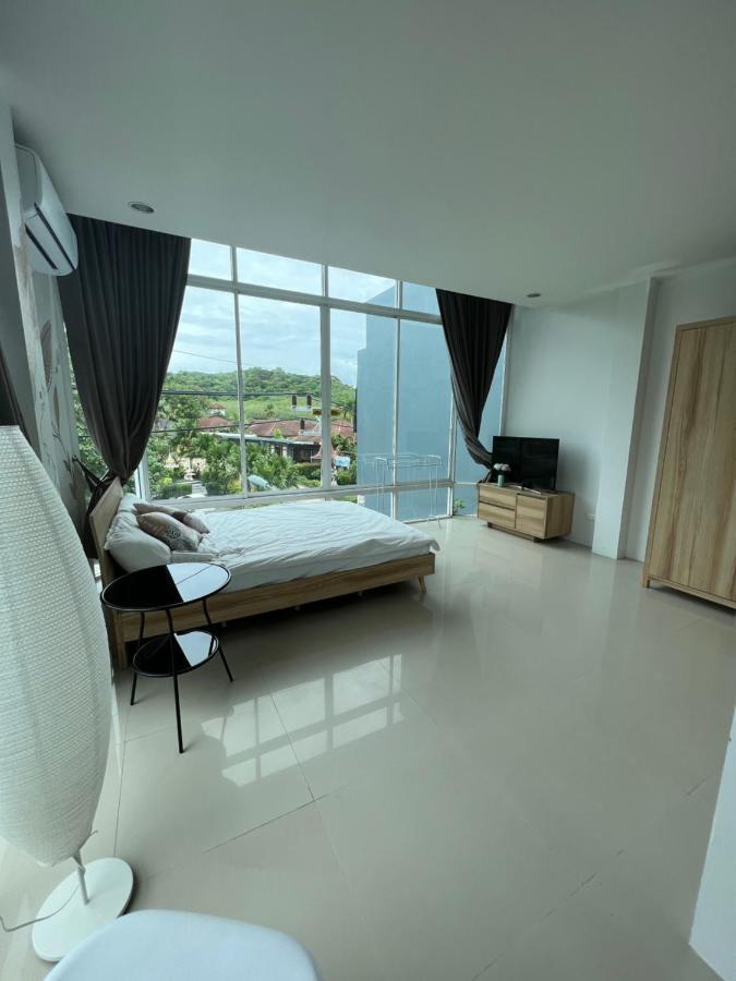 The Chu Cafe / Apartment *