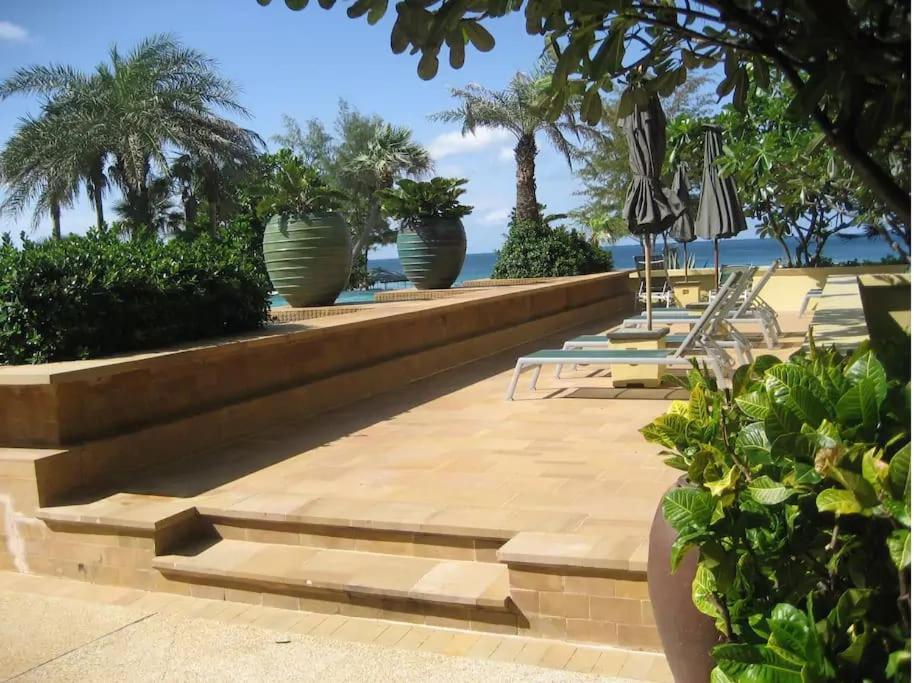 Sea View Apartment Karon
