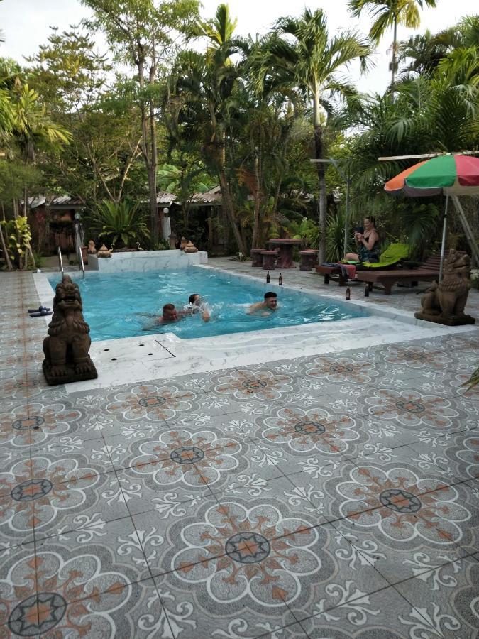Ban Elephant Blanc Hotel 3*