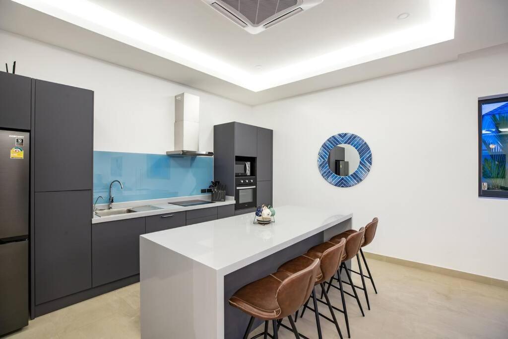 Amazing New Brand 3 Bedrooms Pool At * Rawai