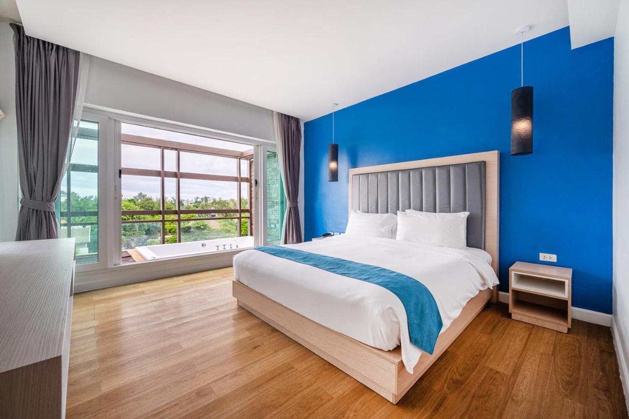 Coco Phuket Bangtao Aparthotel 4*