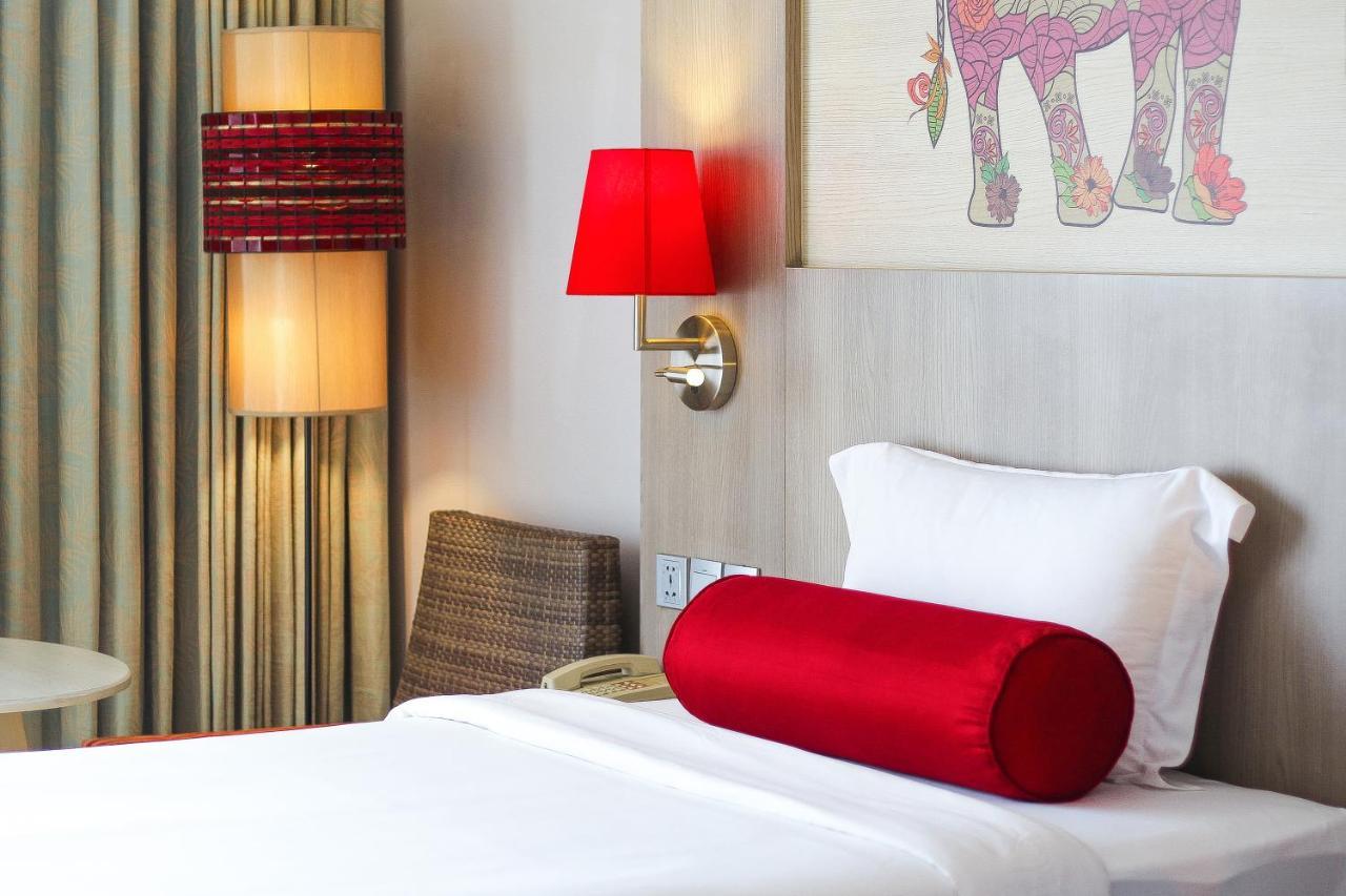 Ramada By Wyndham Phuket Deevana 4*