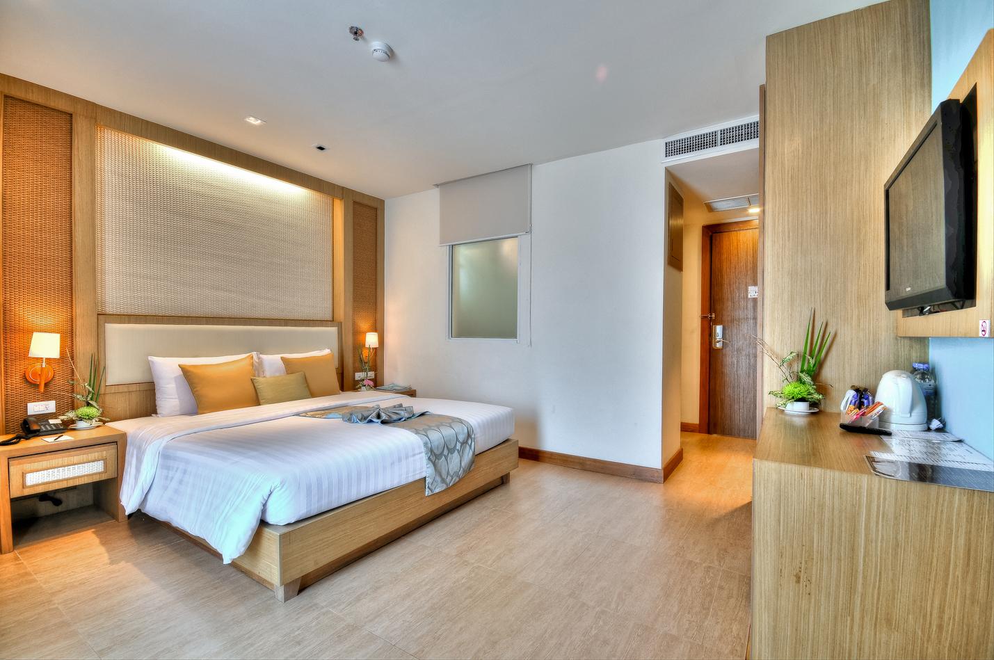 Ashlee Plaza & 4* Patong