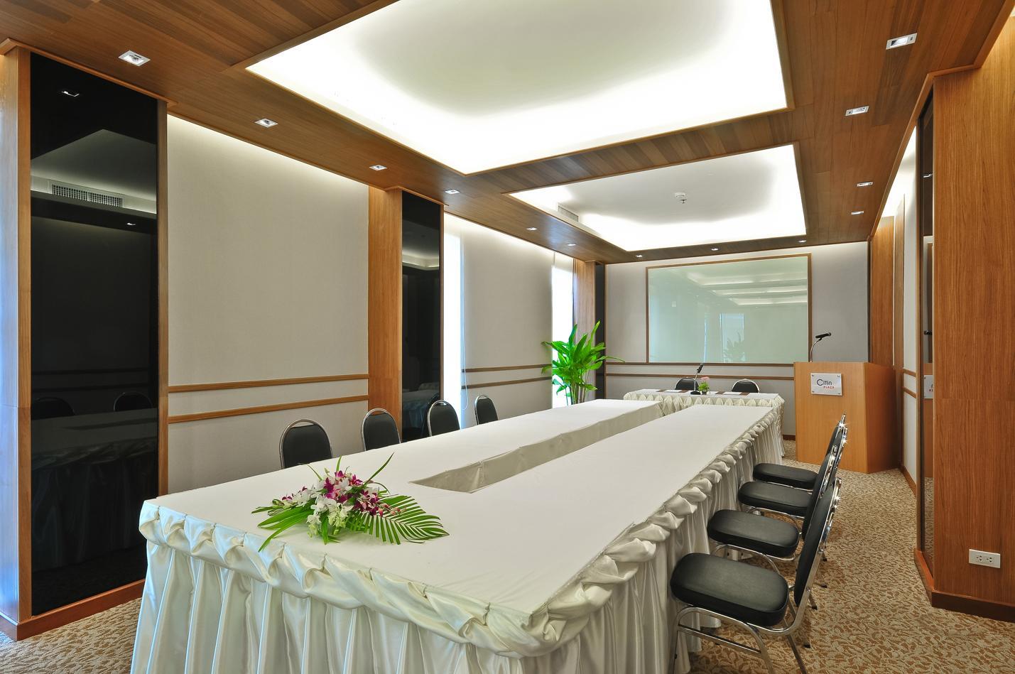 Hotel Ashlee Plaza & 4*
