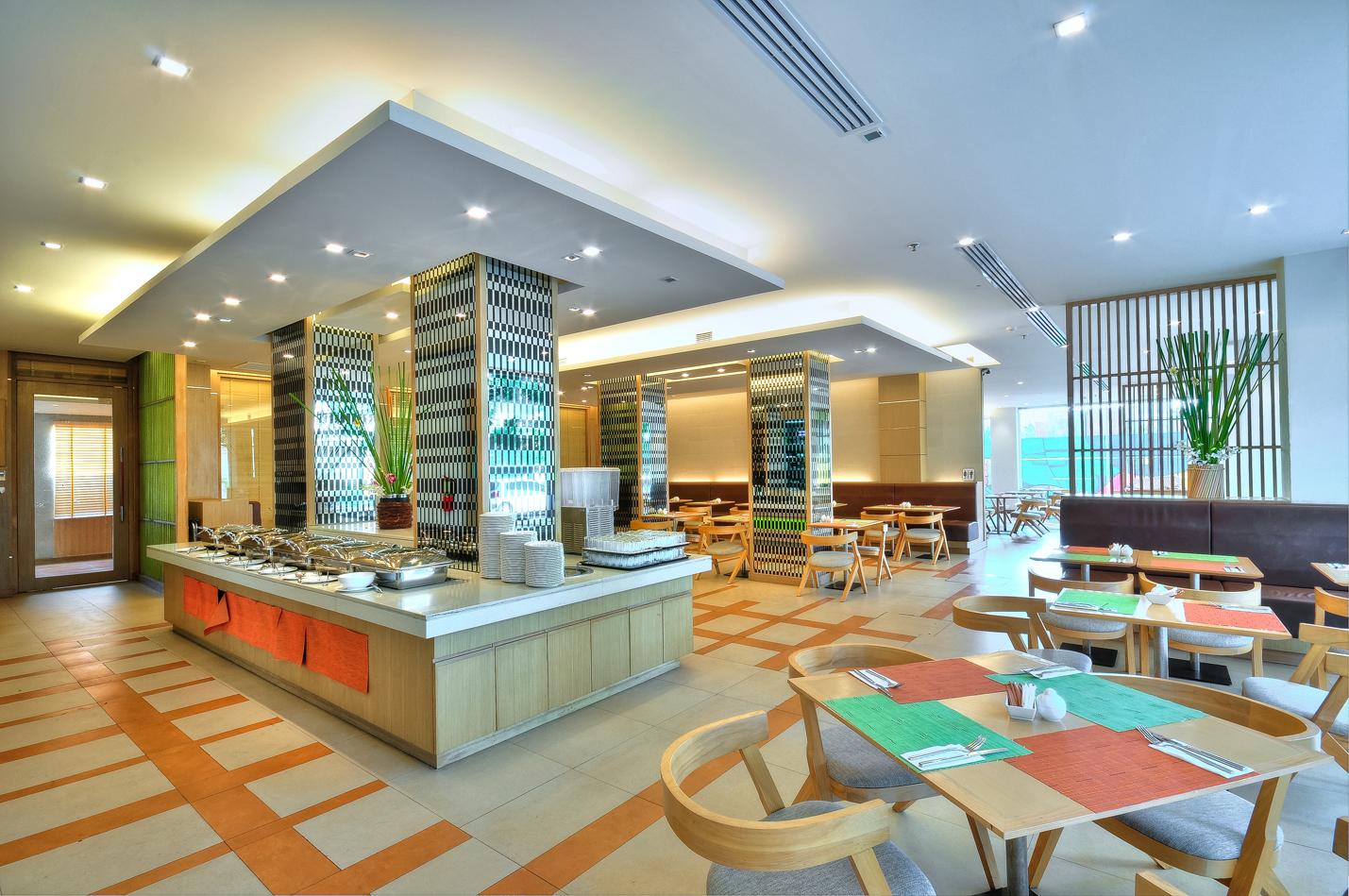 Hotel Ashlee Plaza & 4*