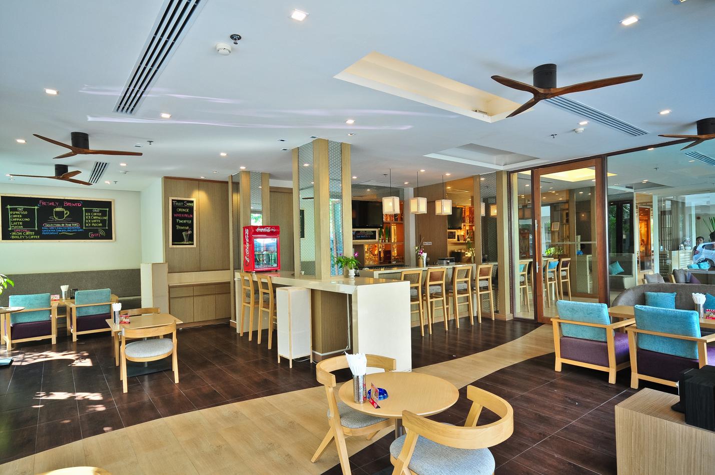 Hotel Ashlee Plaza & 4*