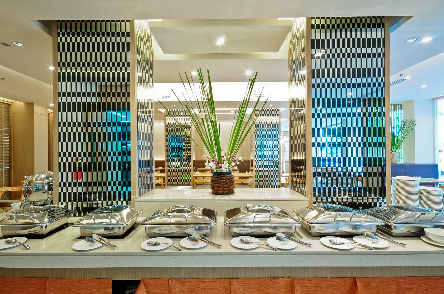 Ashlee Plaza & Hotel 4*