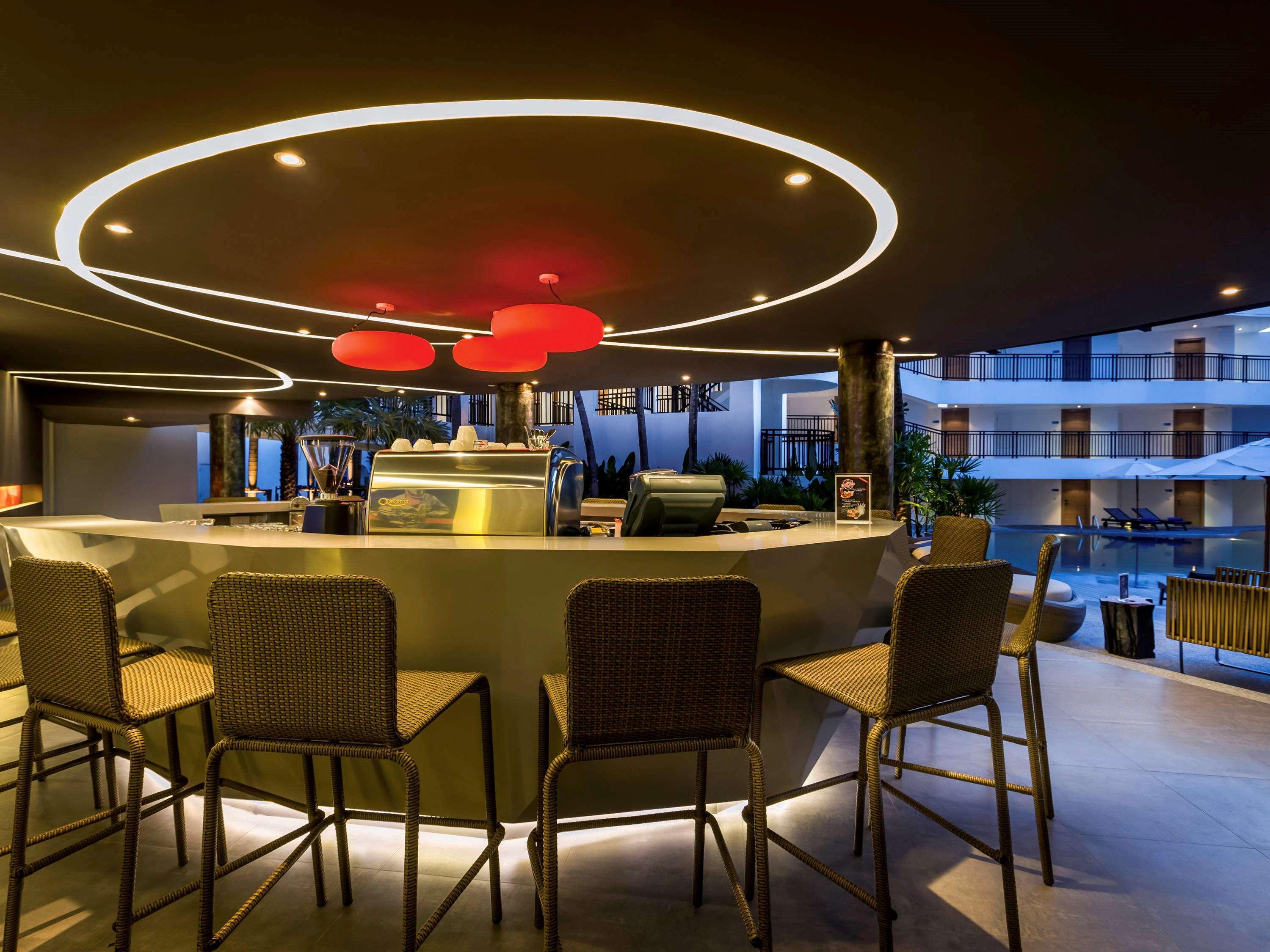 Hotel Phuket By Ihg 4*