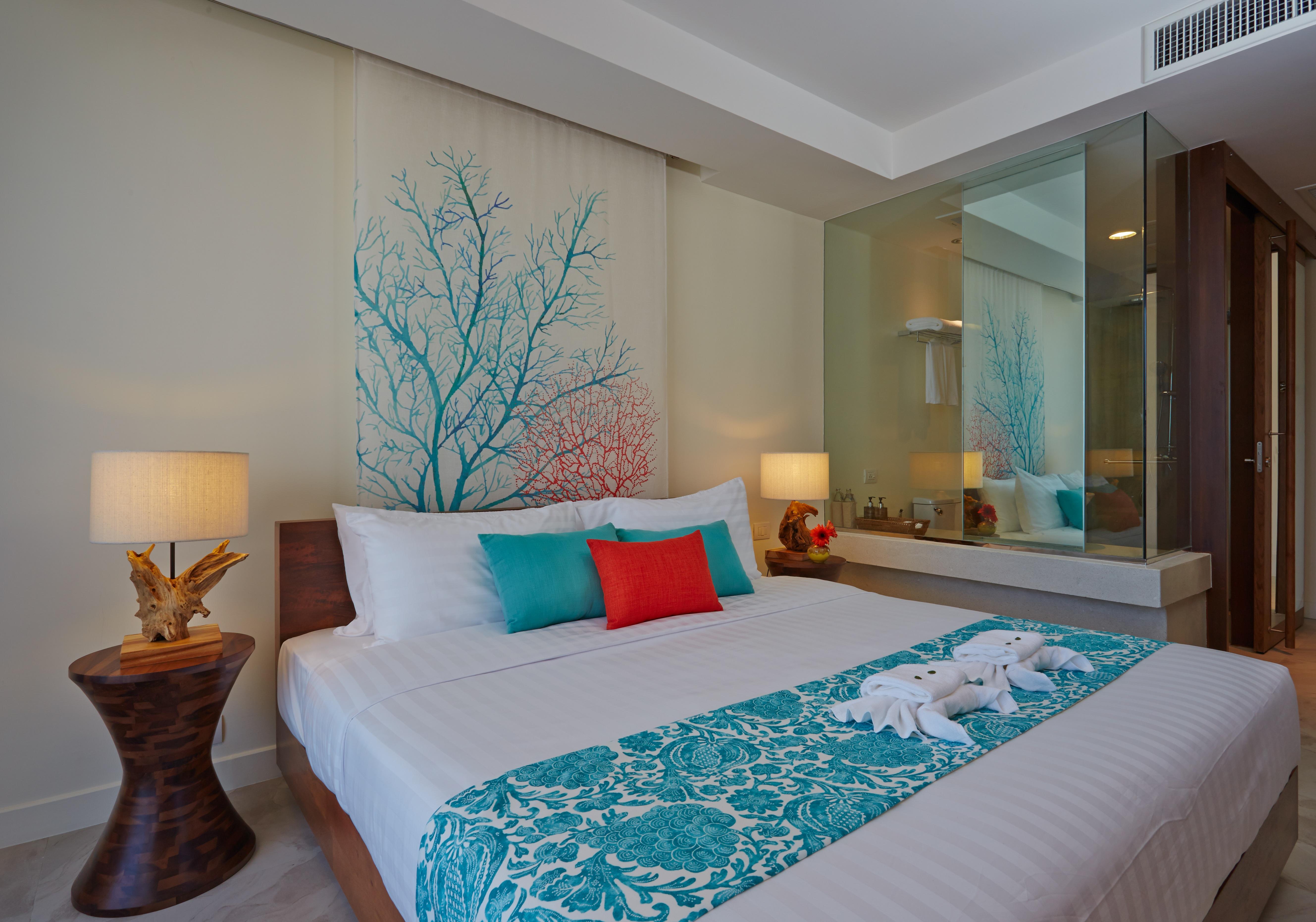 Bandara Resort, Phuket Hotel 4*