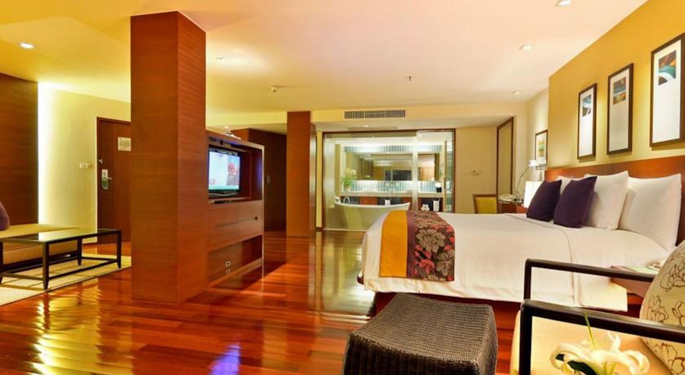 Radisson Red Phuket Hotel Patong