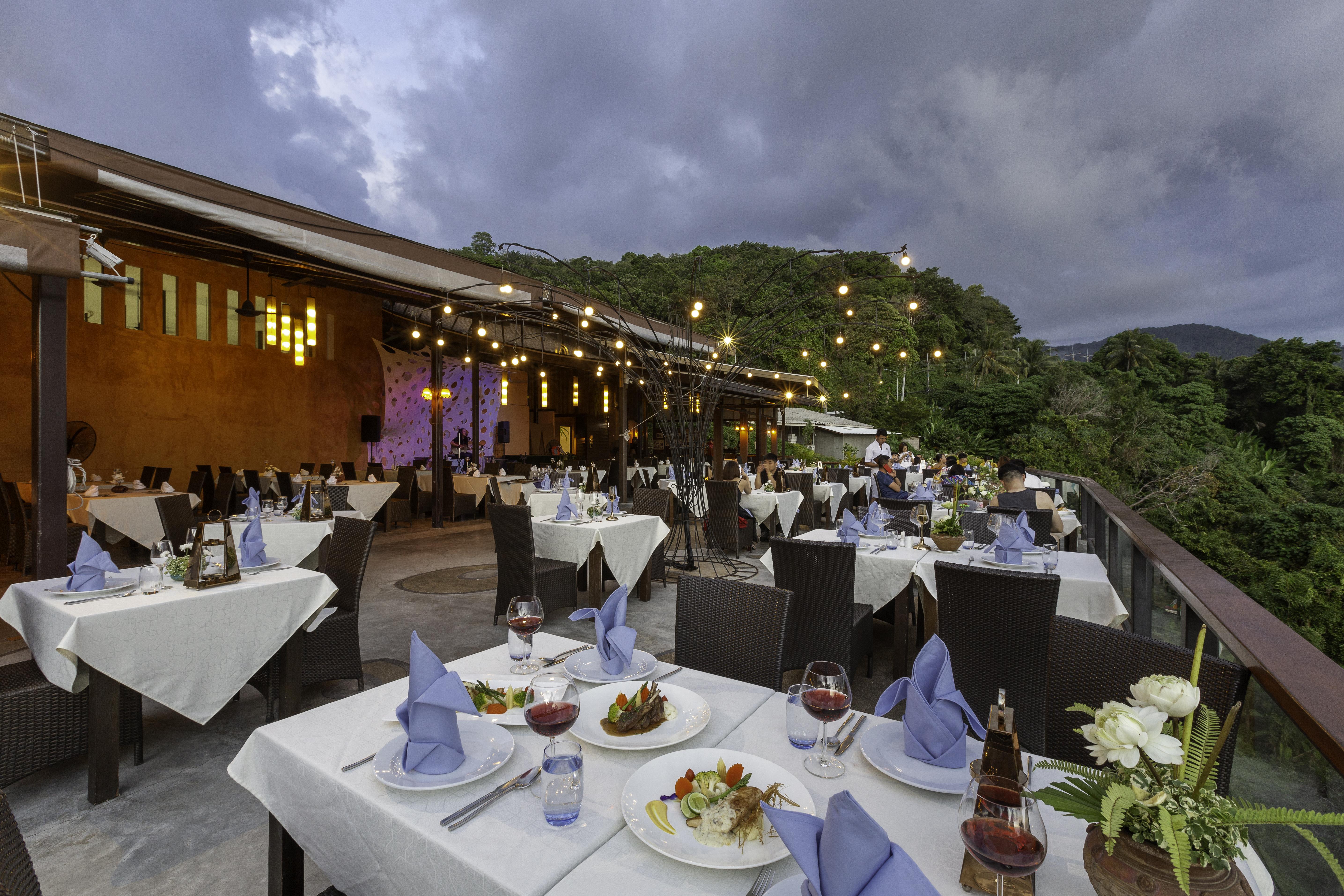 Hotel Secret Cliff