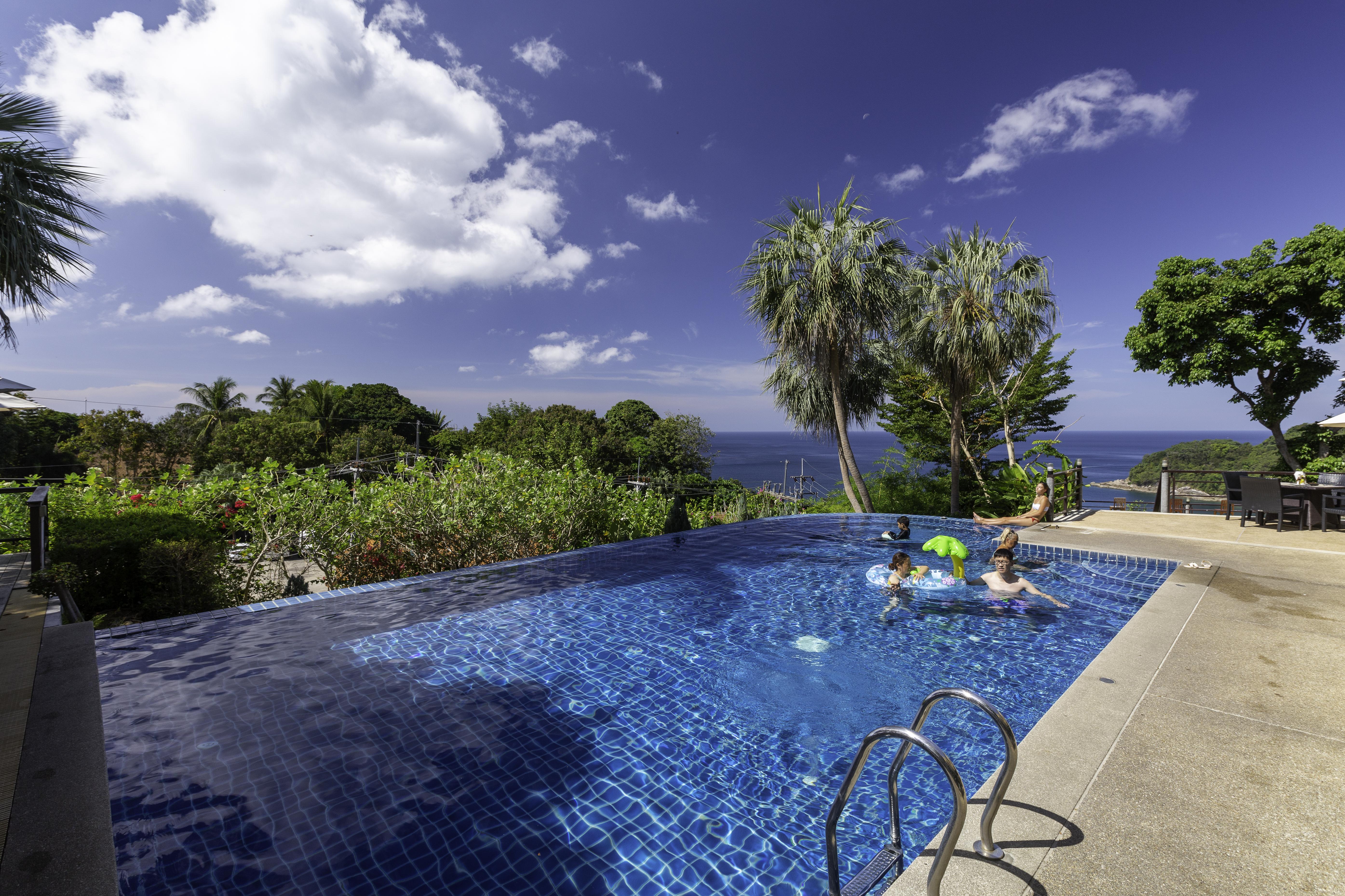 Secret Cliff Hotel