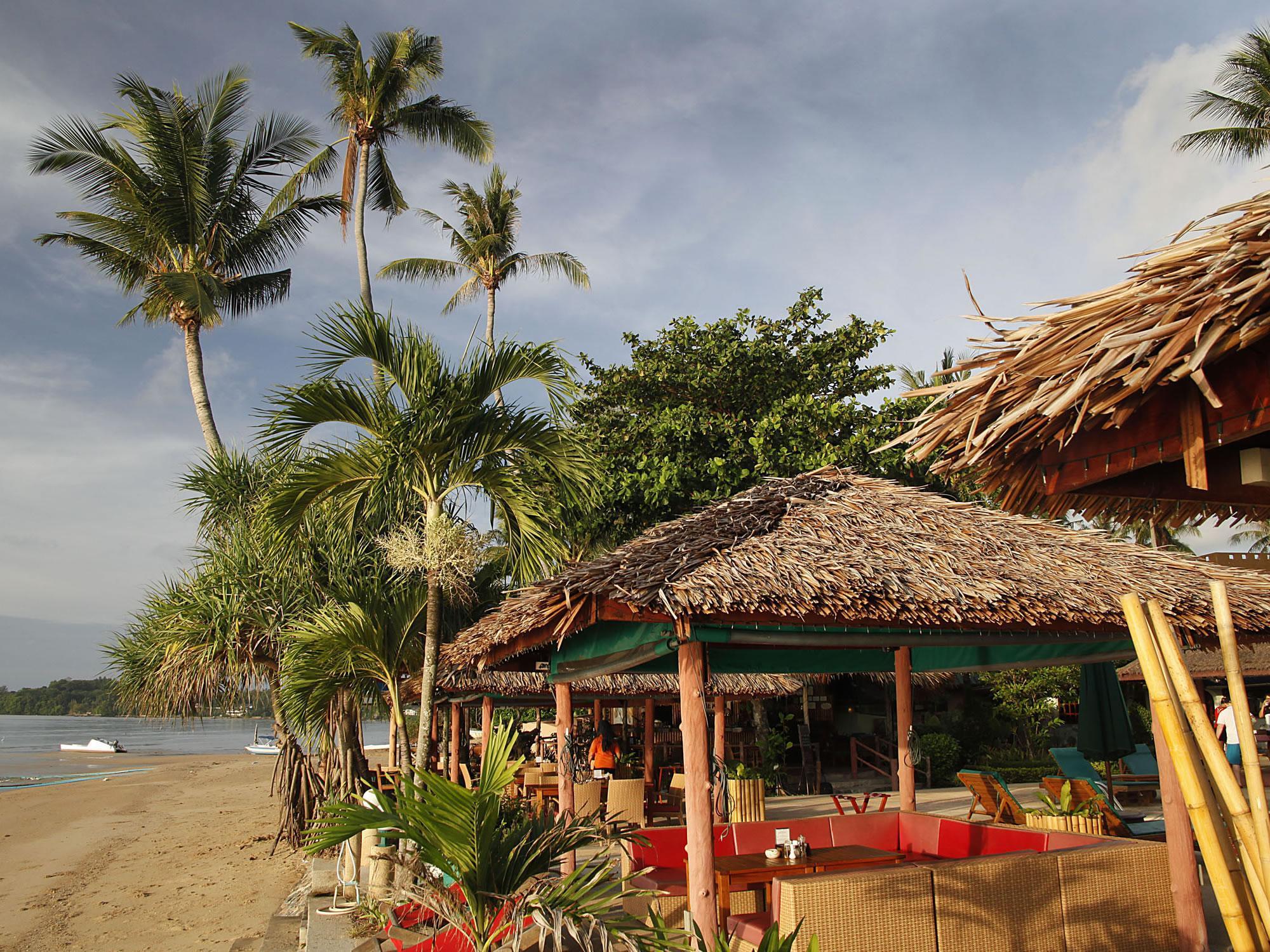 Resort Friendship & Atmanjai Wellness Centre