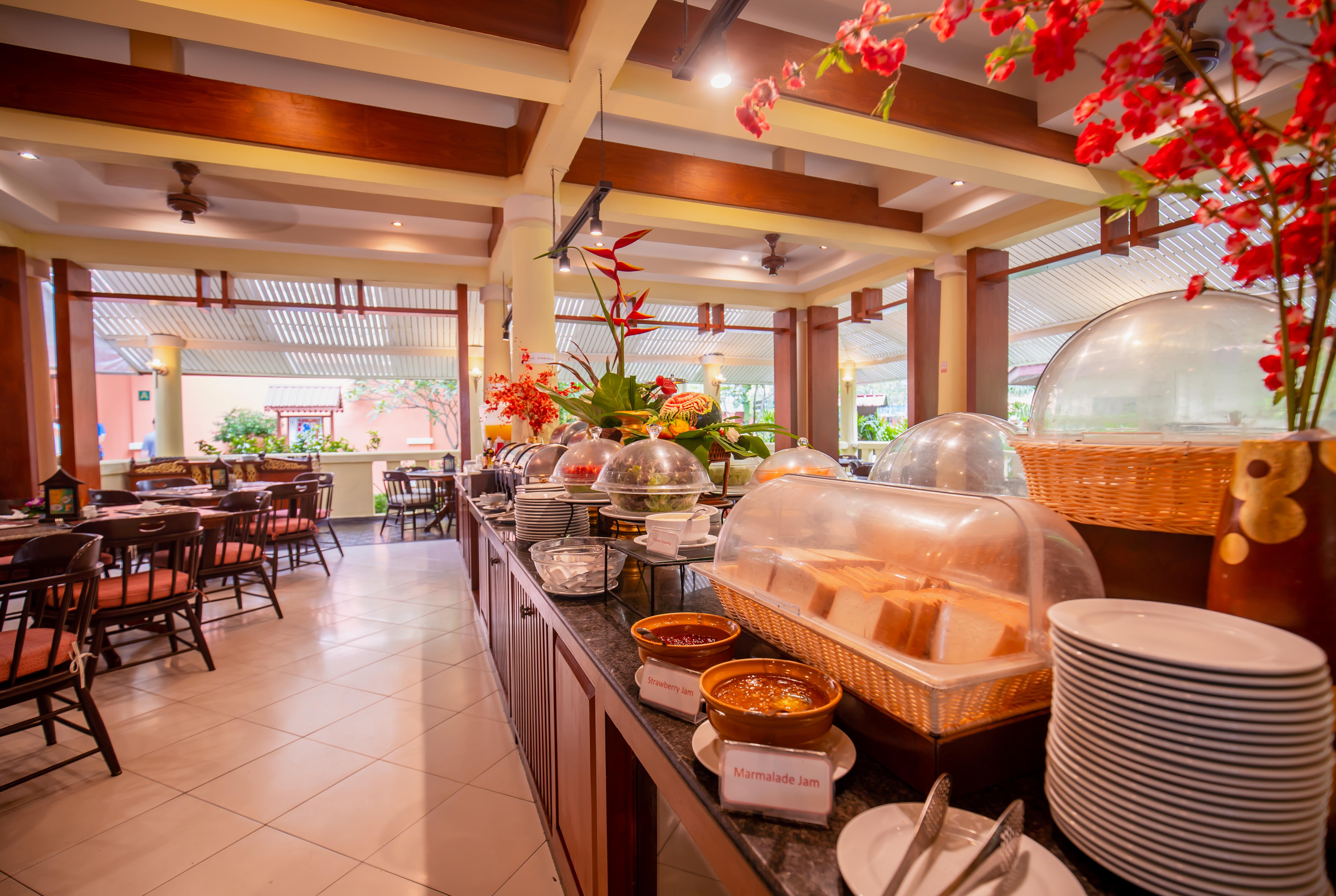 Hyton Leelavadee Hotel 4*