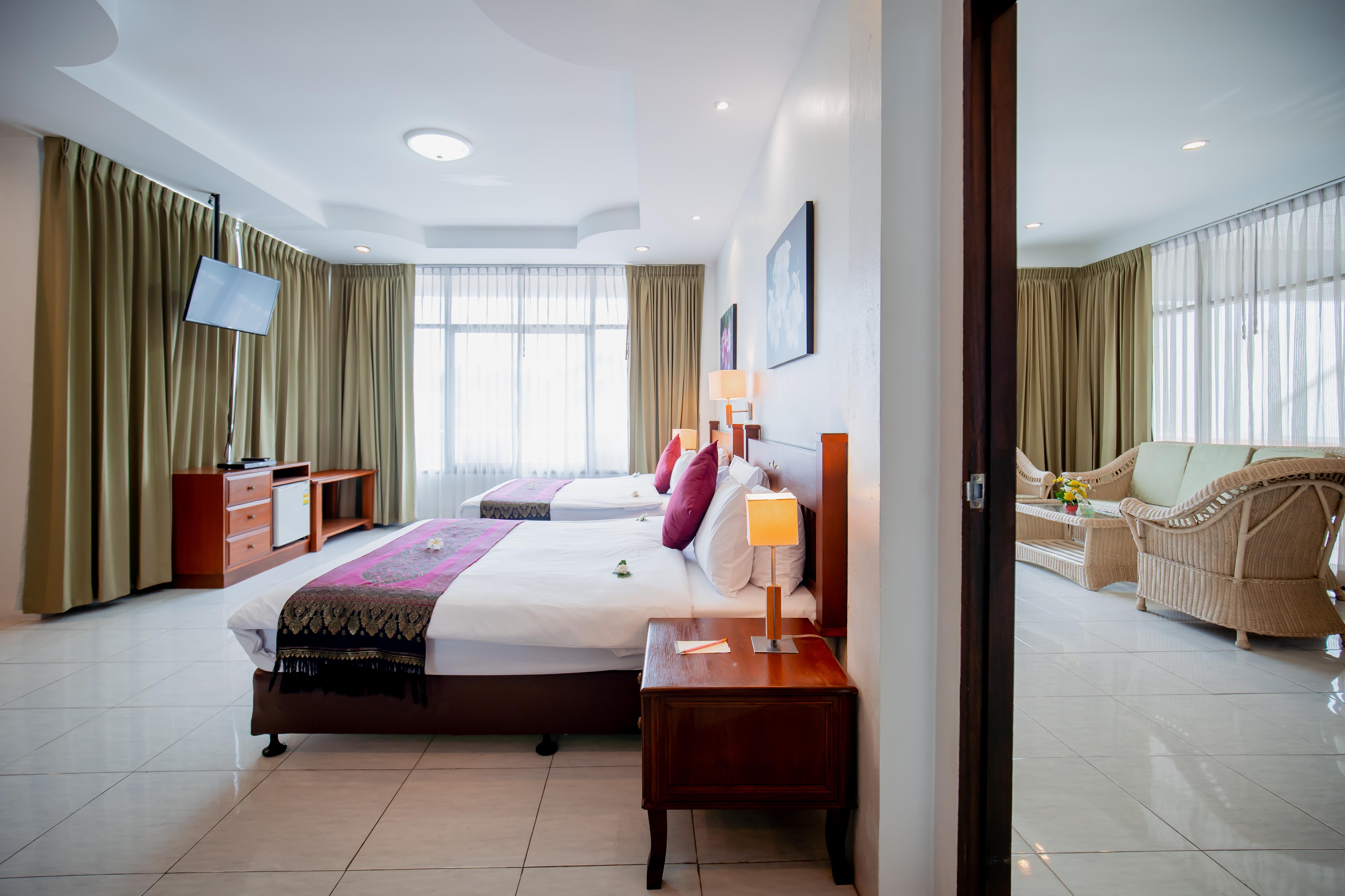 Hyton Leelavadee Hotel 4*