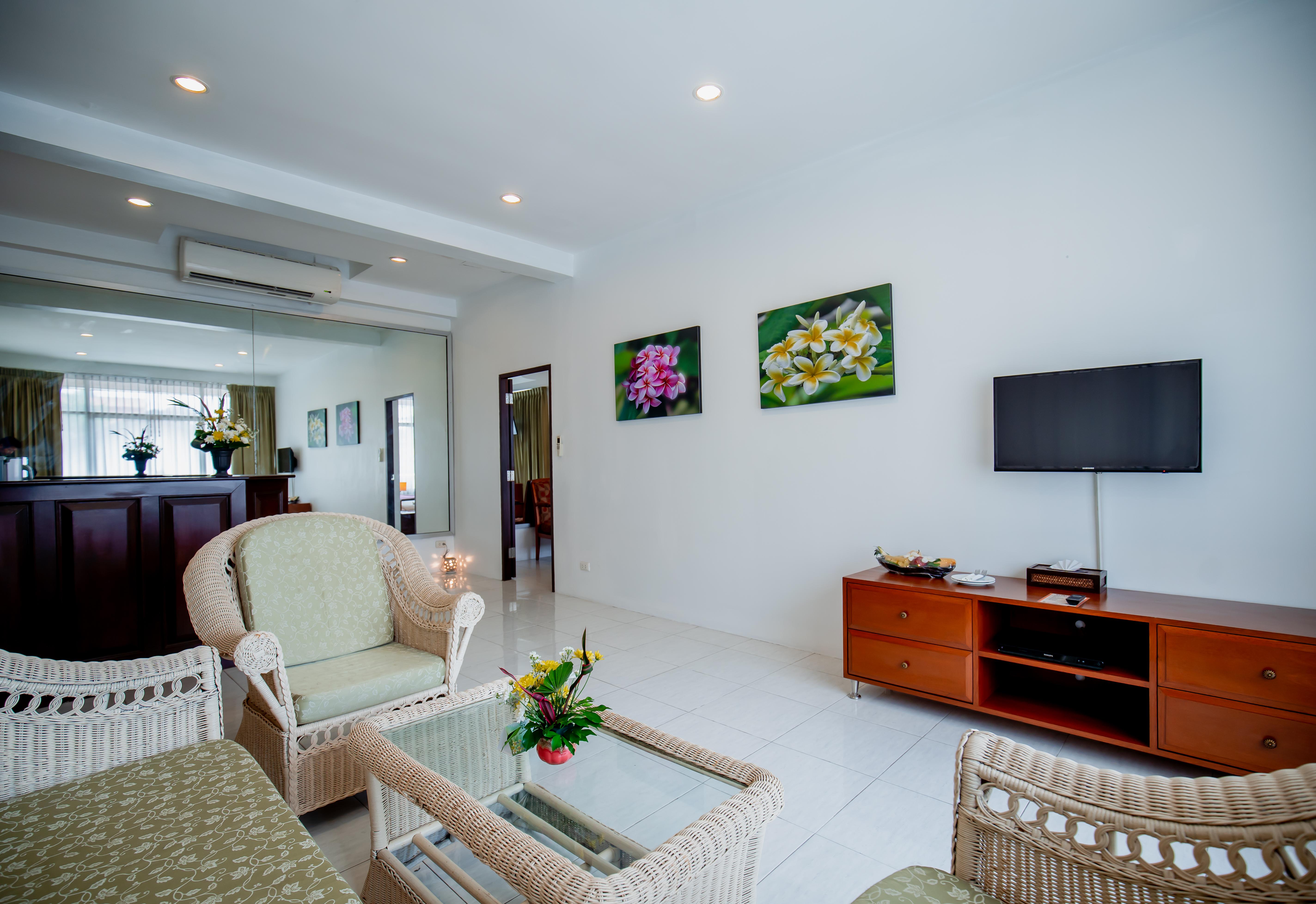 Hyton Leelavadee Hotel 4*