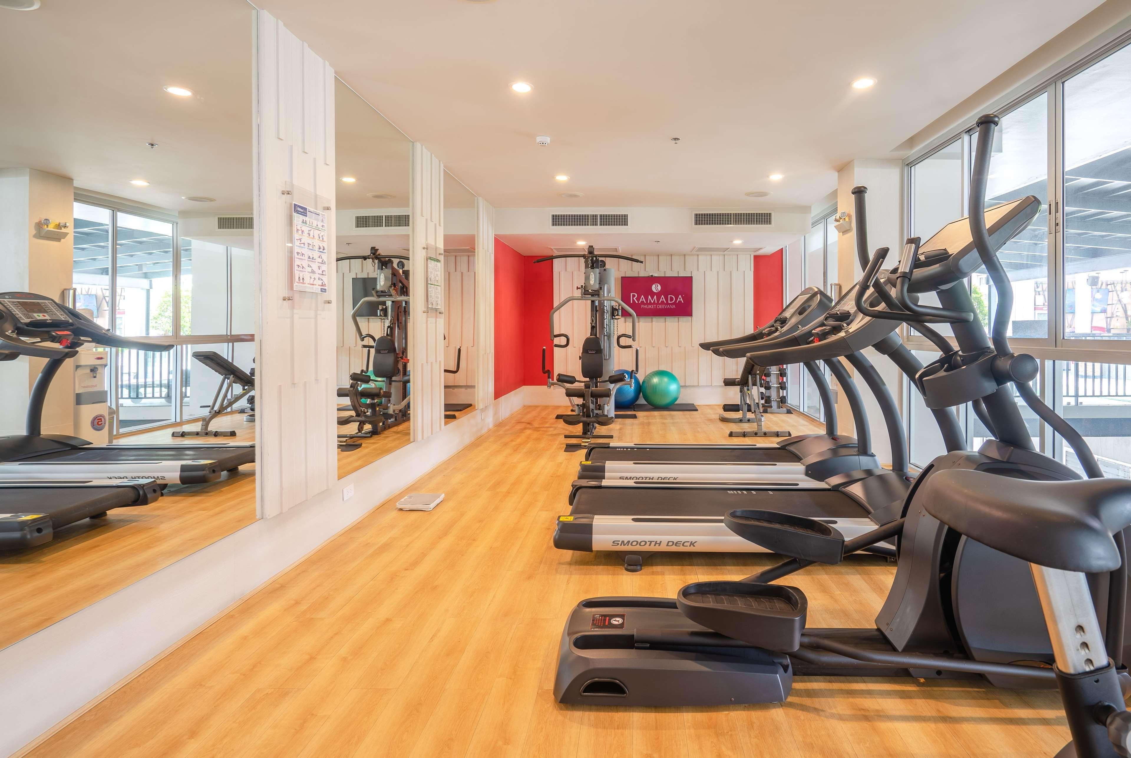 Hotel Ramada By Wyndham Phuket Deevana
