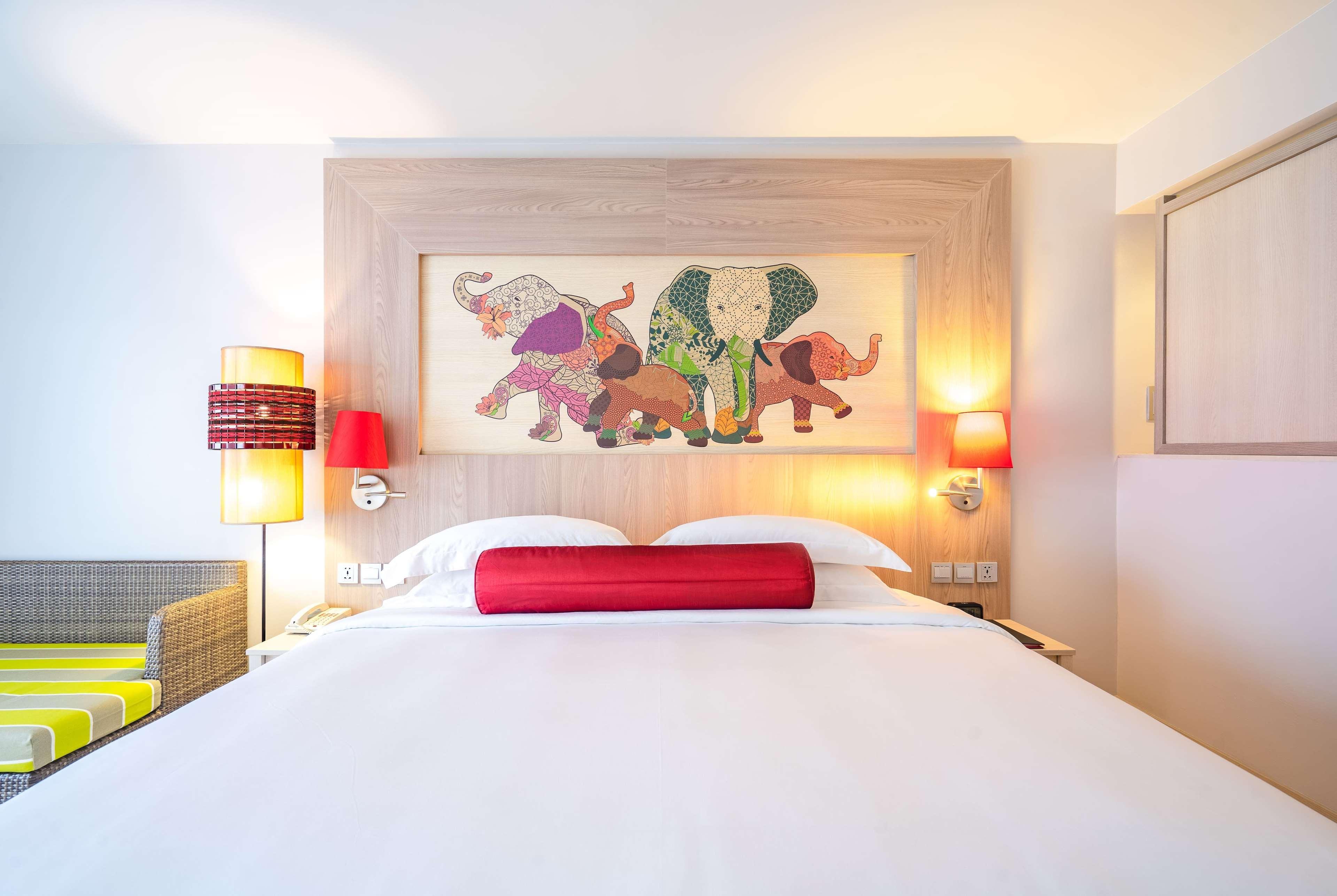 Ramada By Wyndham Phuket Deevana