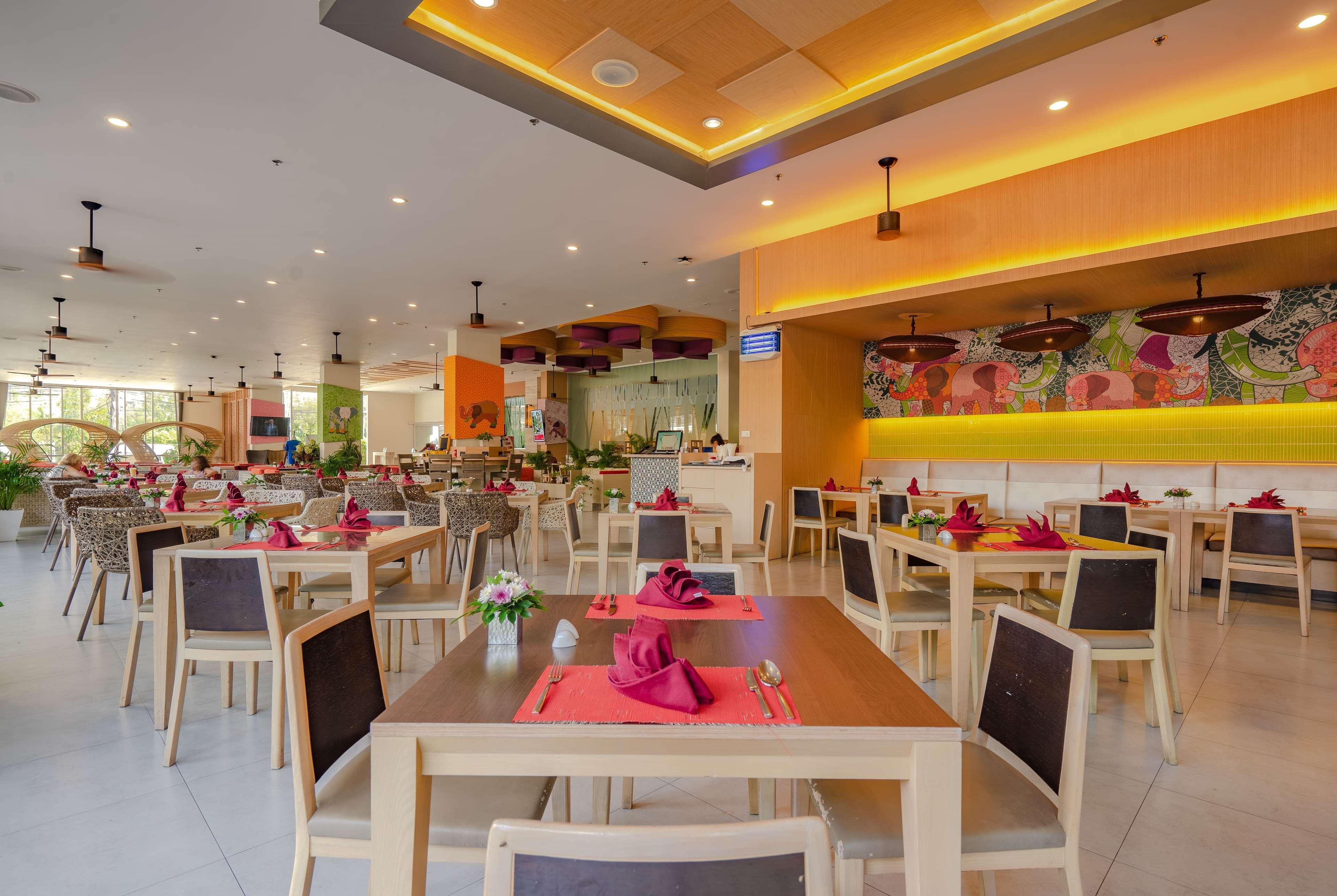 Hotel Ramada By Wyndham Phuket Deevana 4*