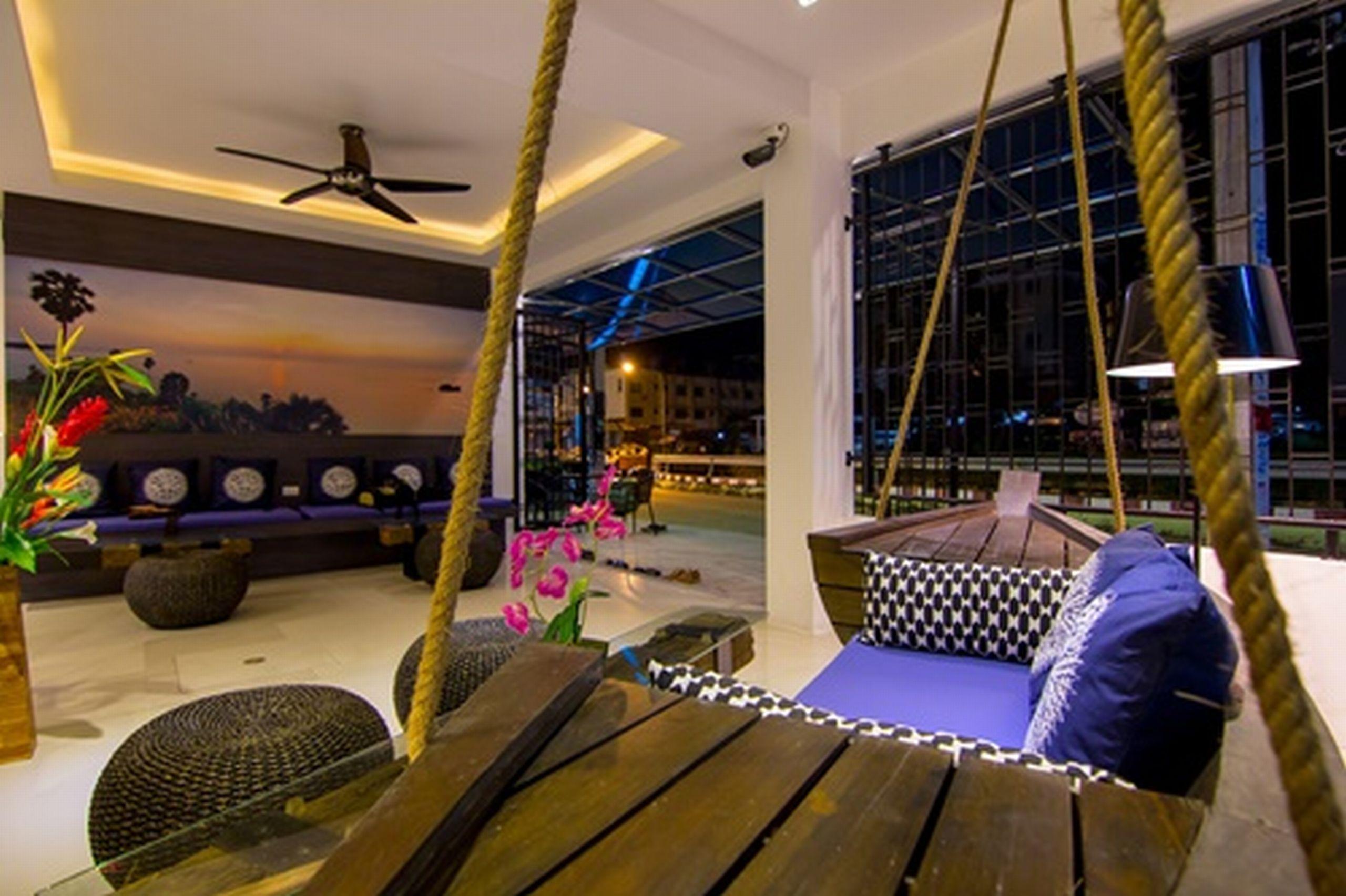 Hotel The Journey 3*