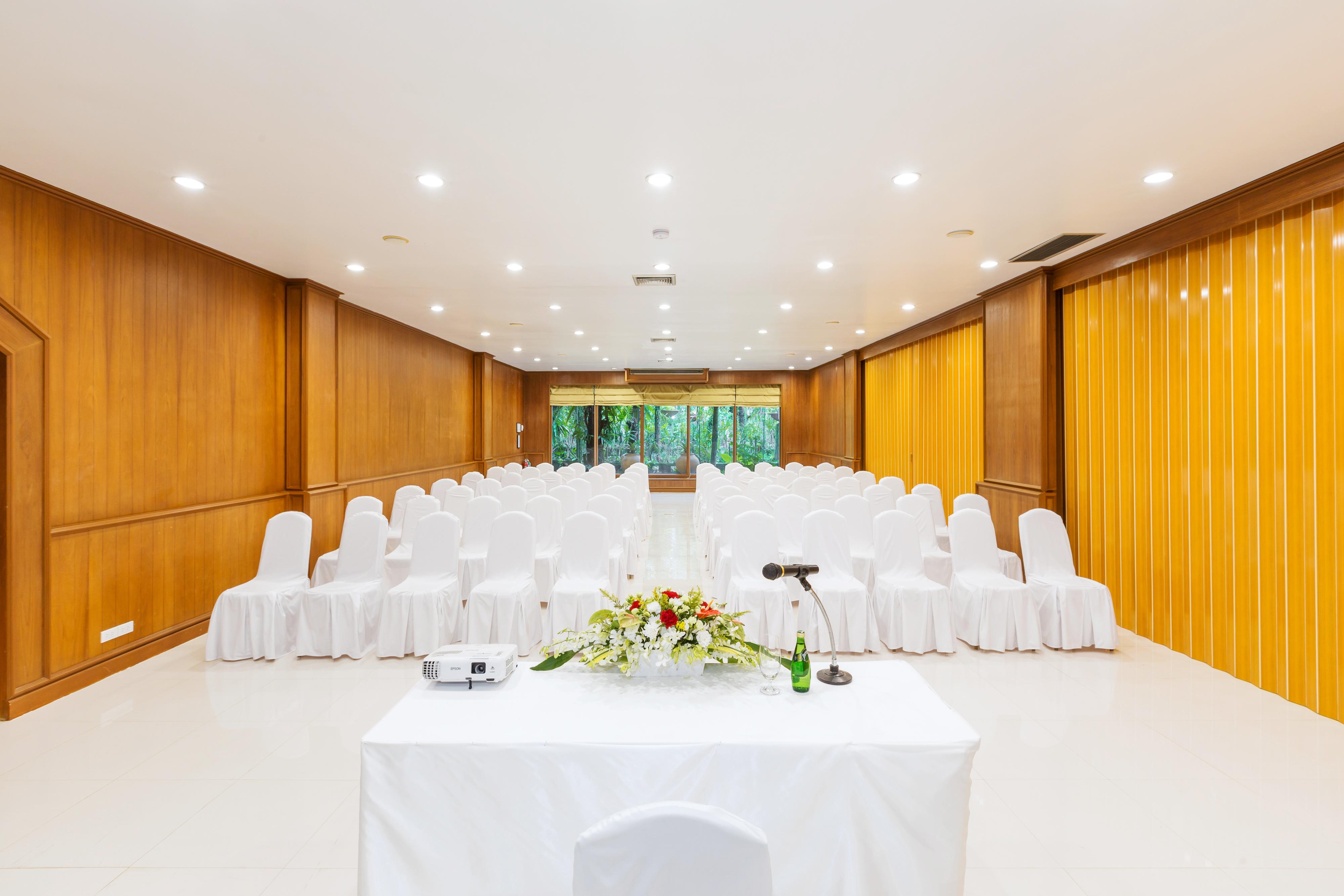 Resort Thavorn Village & Phuket