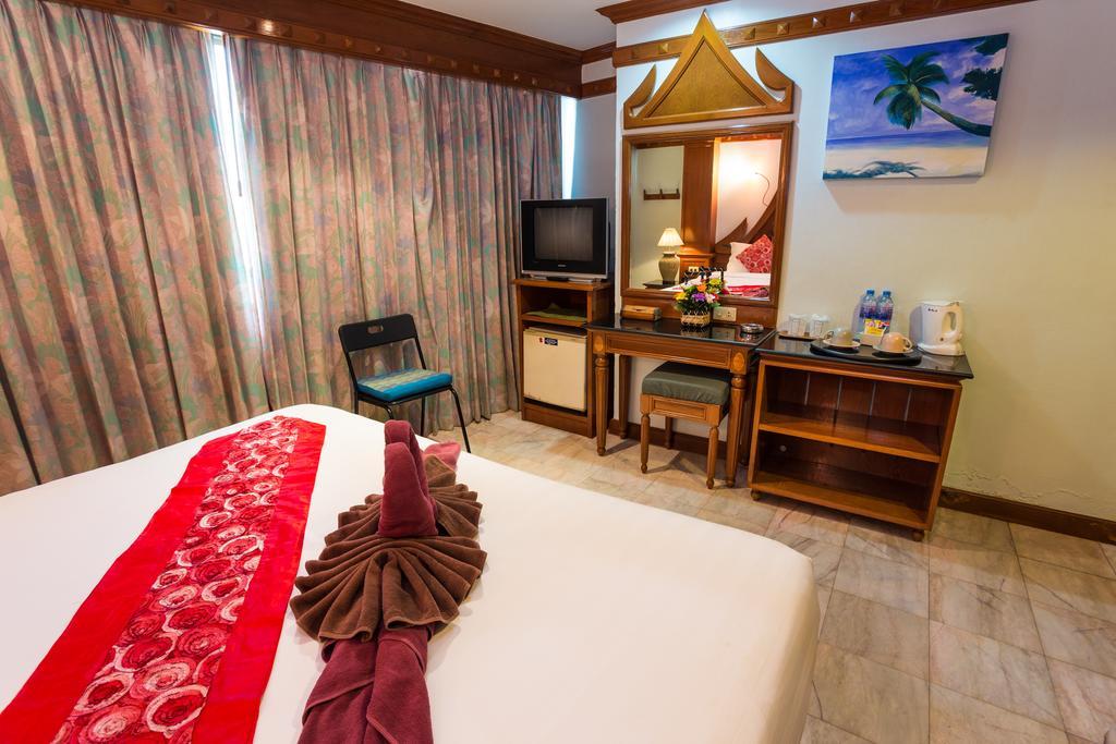 Grand Blue Hotel