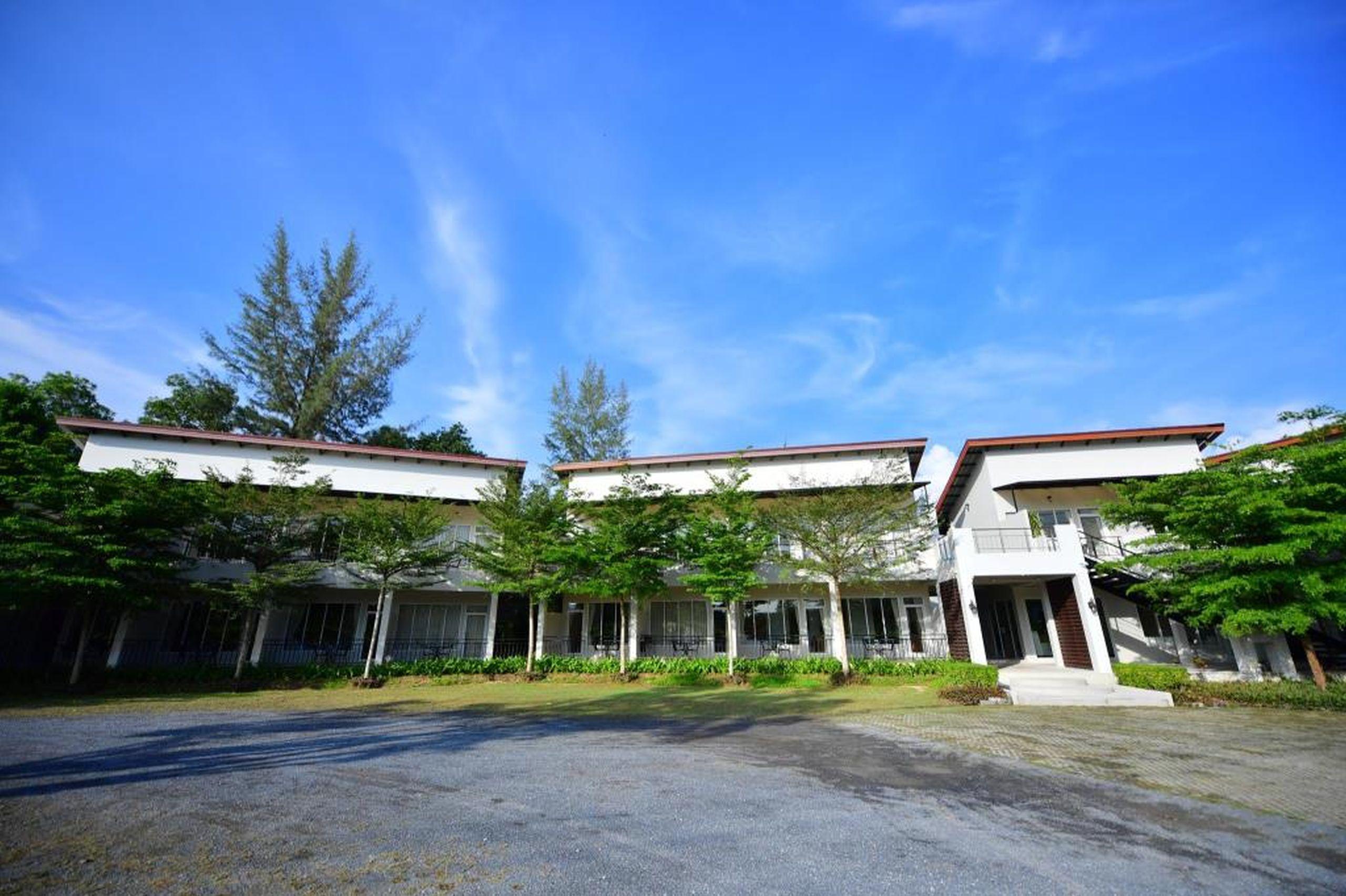 Resort The Touch Naiyang & Fitness Nai Yang Beach