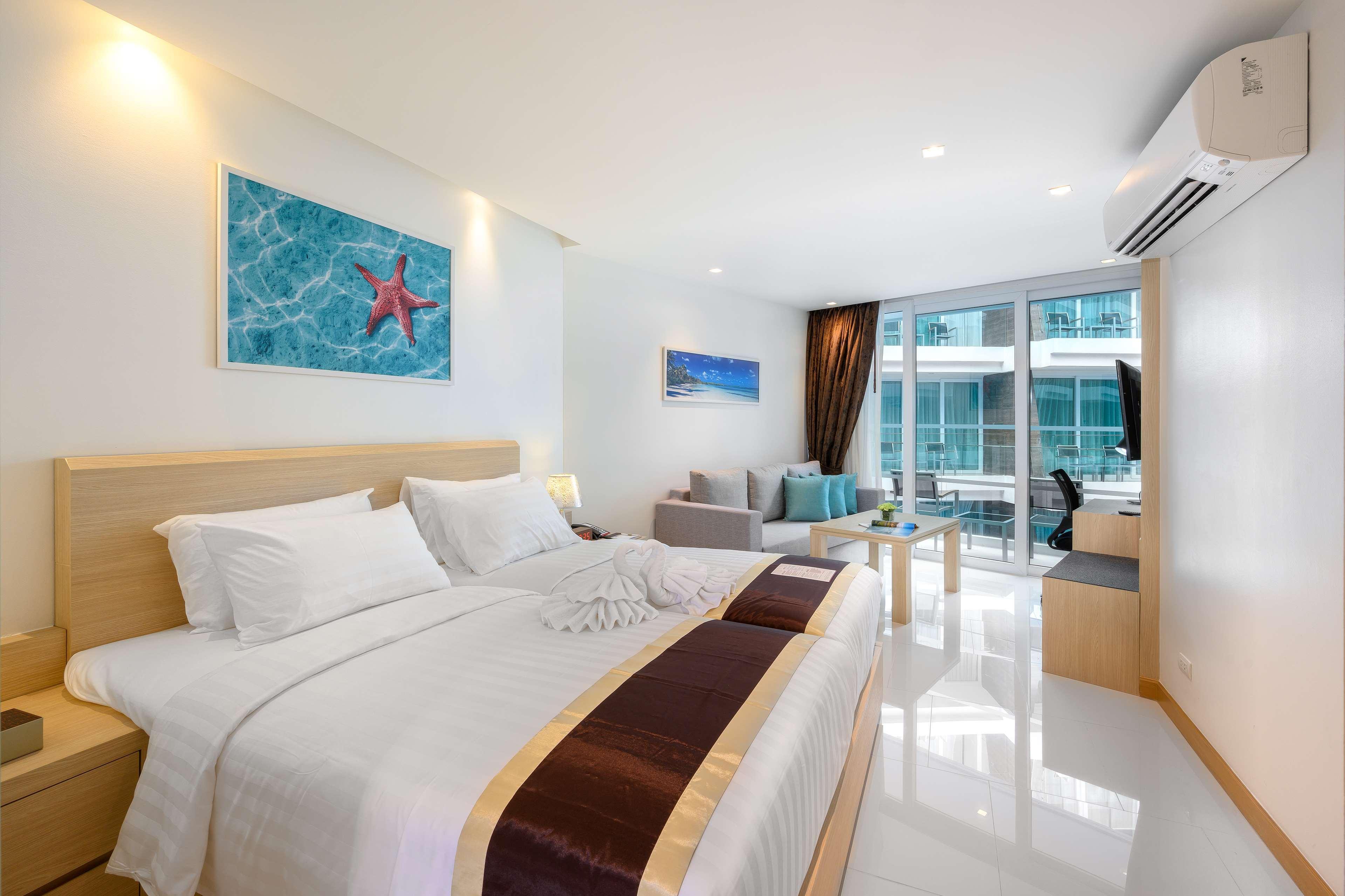 Hotel The Beachfront Phuket Rawai