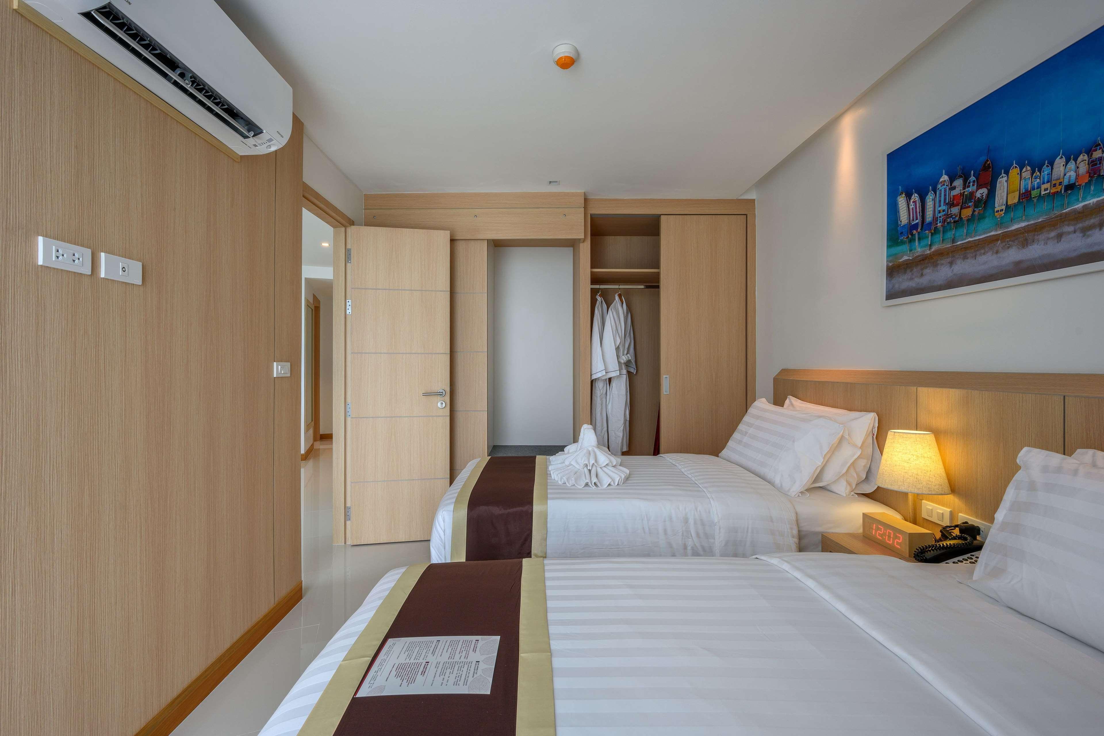 Hotel The Beachfront Phuket Rawai