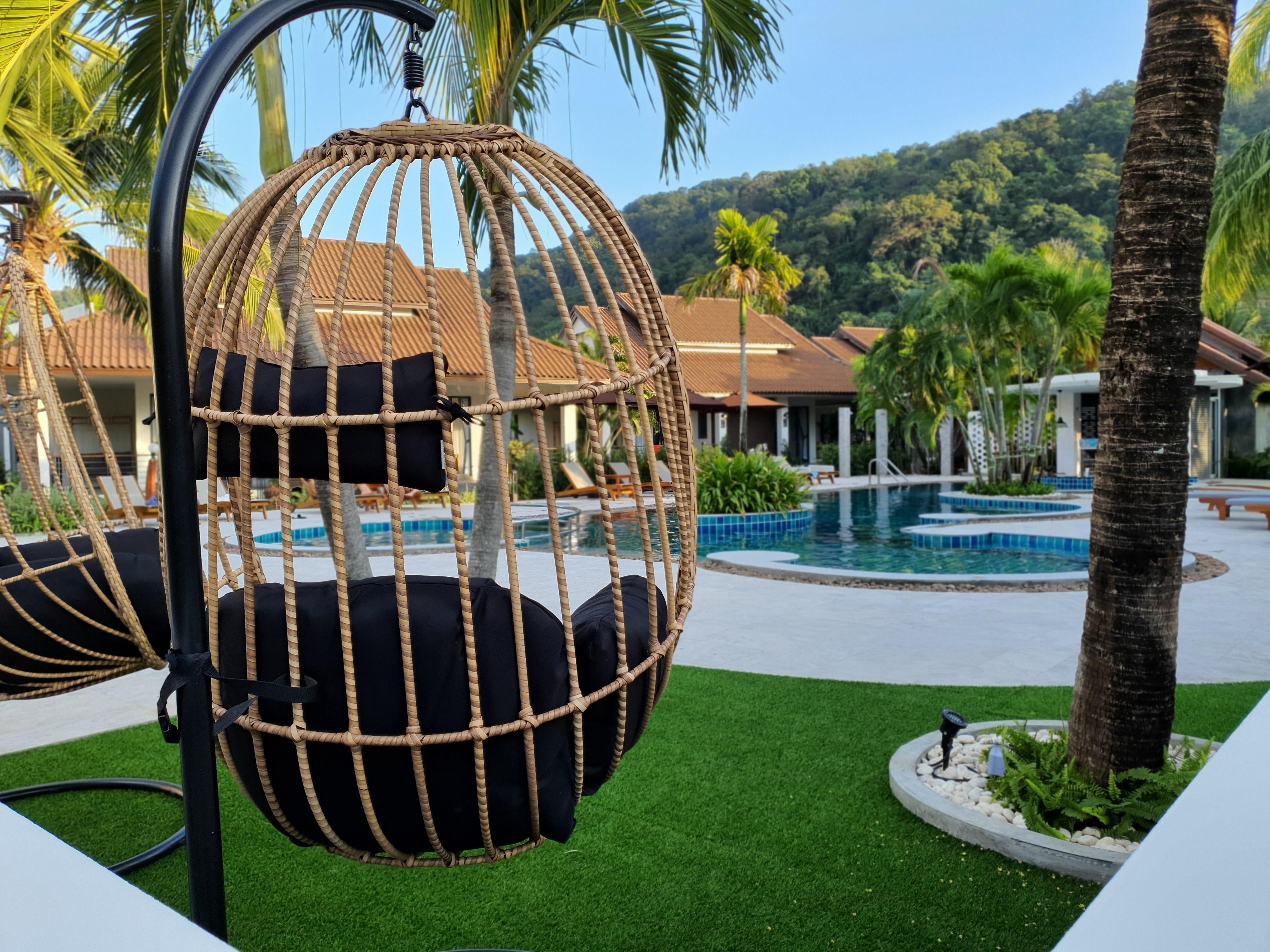Resort Blu Pine & Pool Access - Sha Plus