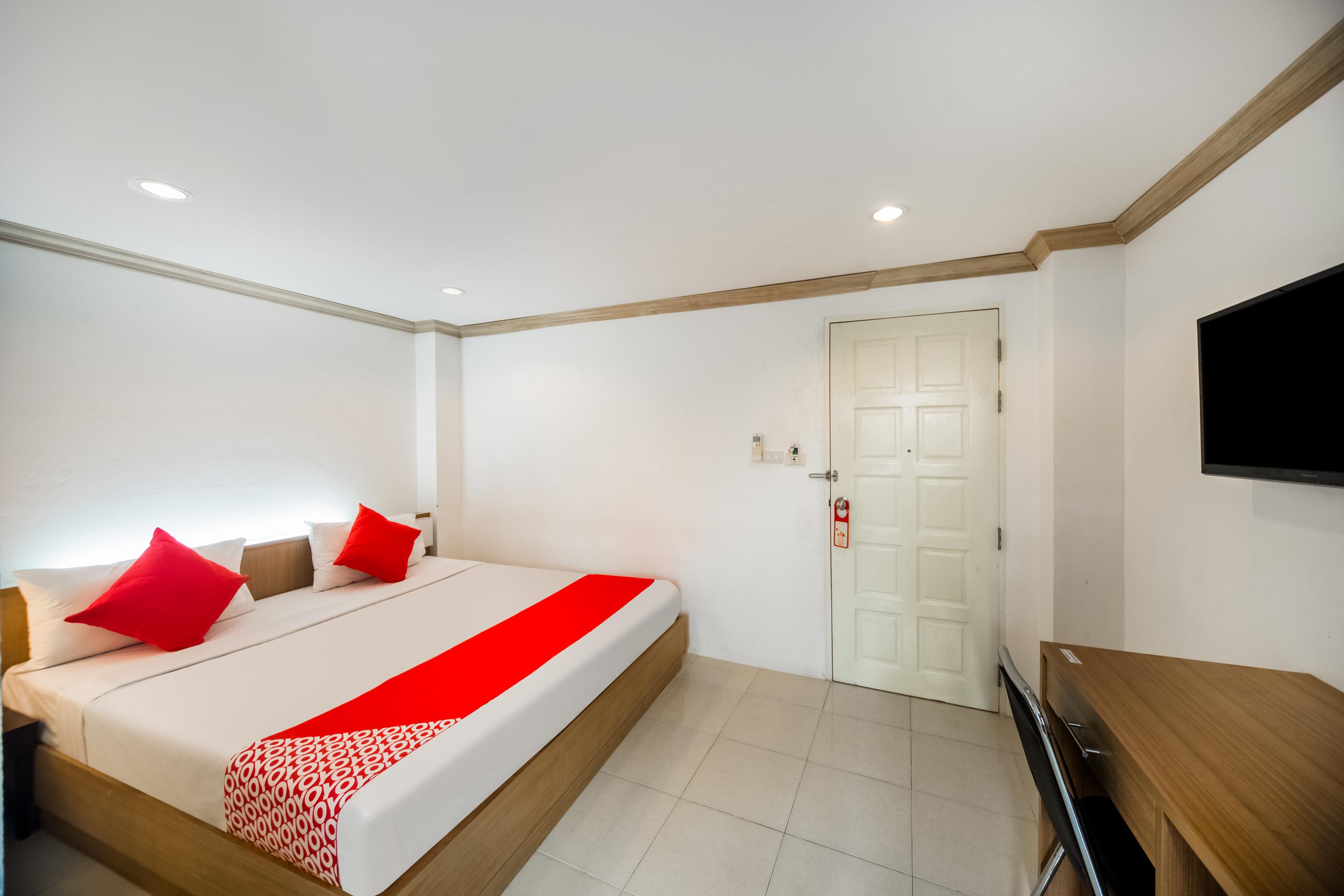 Oyo 232 Hometel 3* Patong