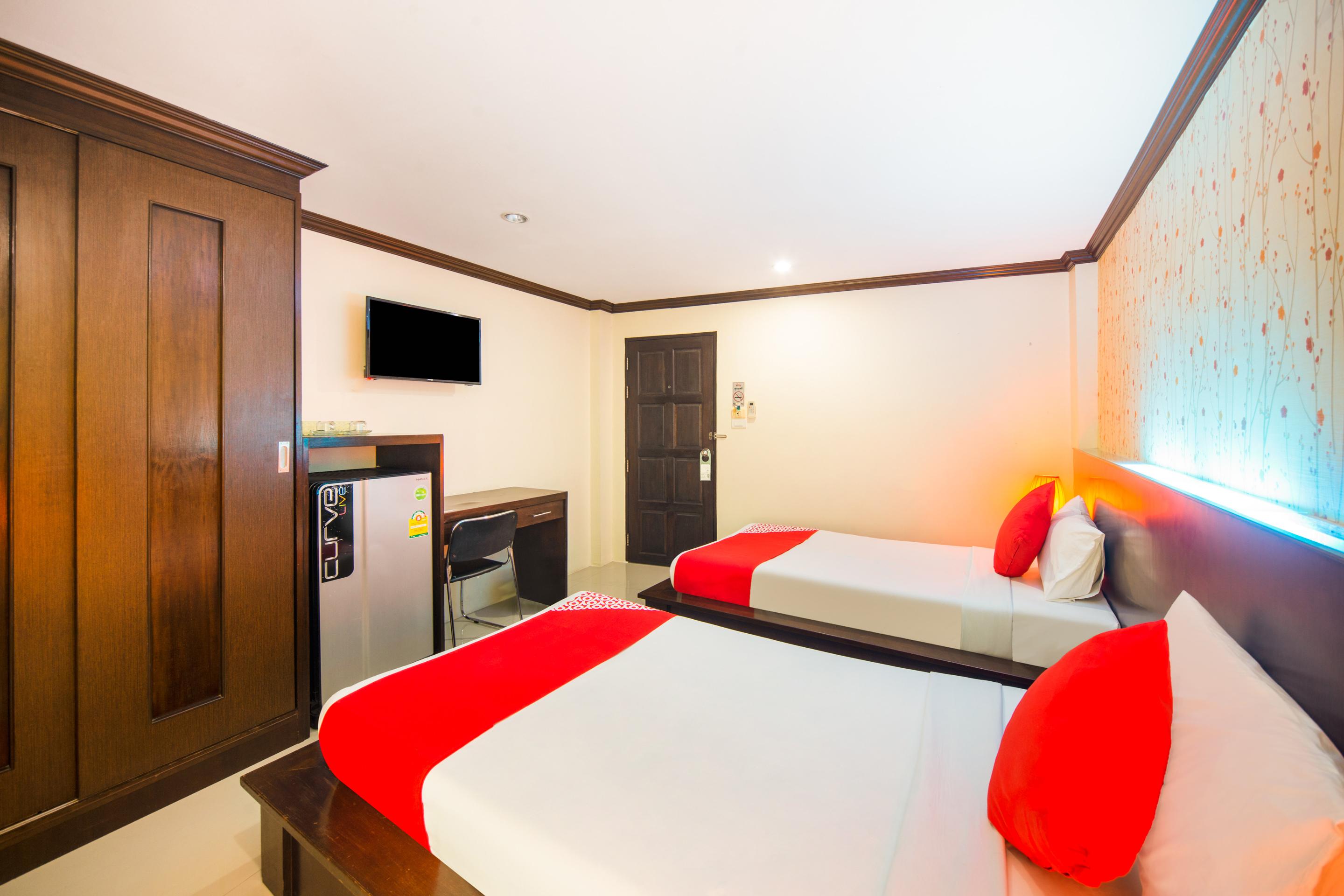 Hotel Oyo 232 Hometel 3*