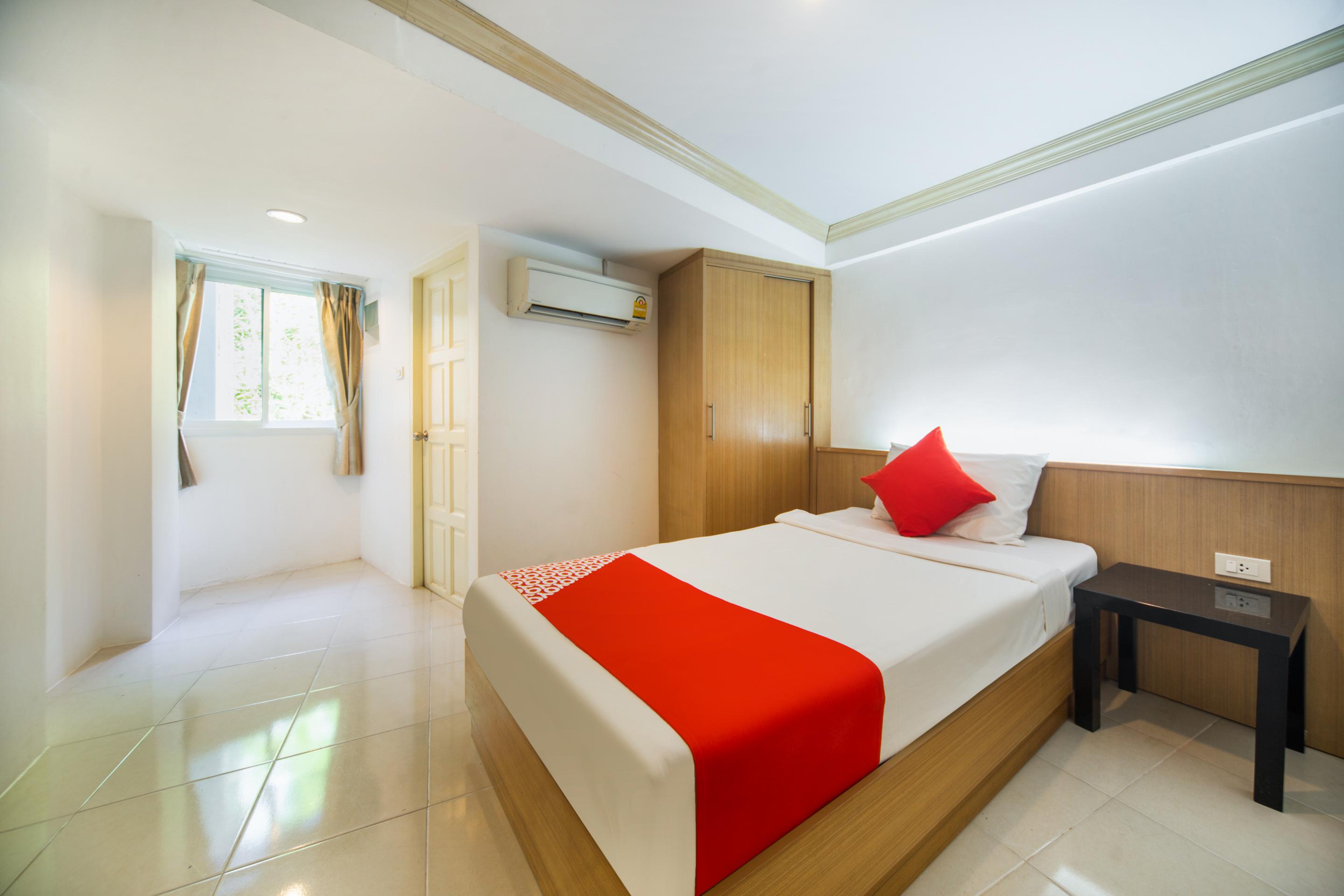 Hotel Oyo 232 Hometel 3*