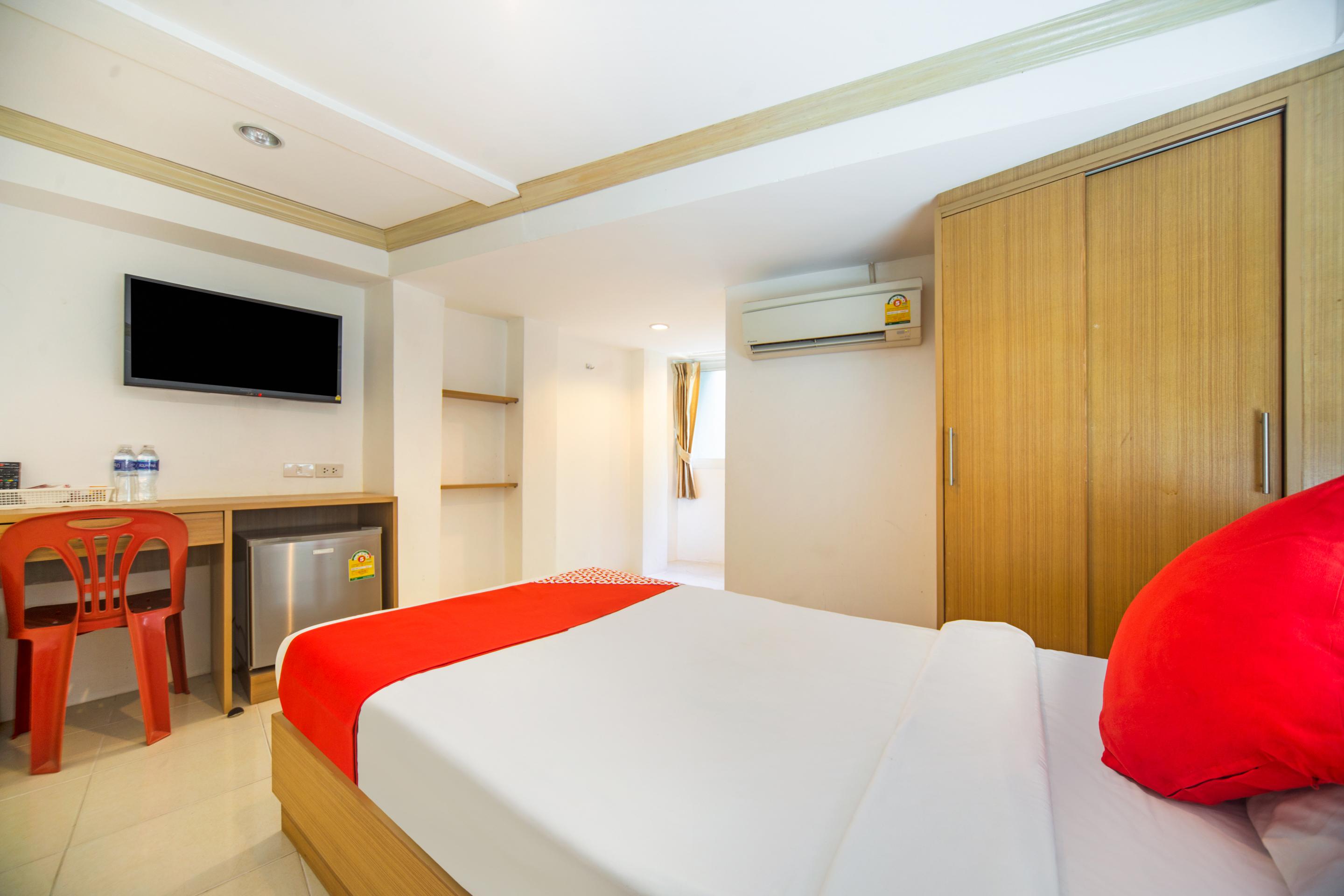 Oyo 232 Hometel Patong