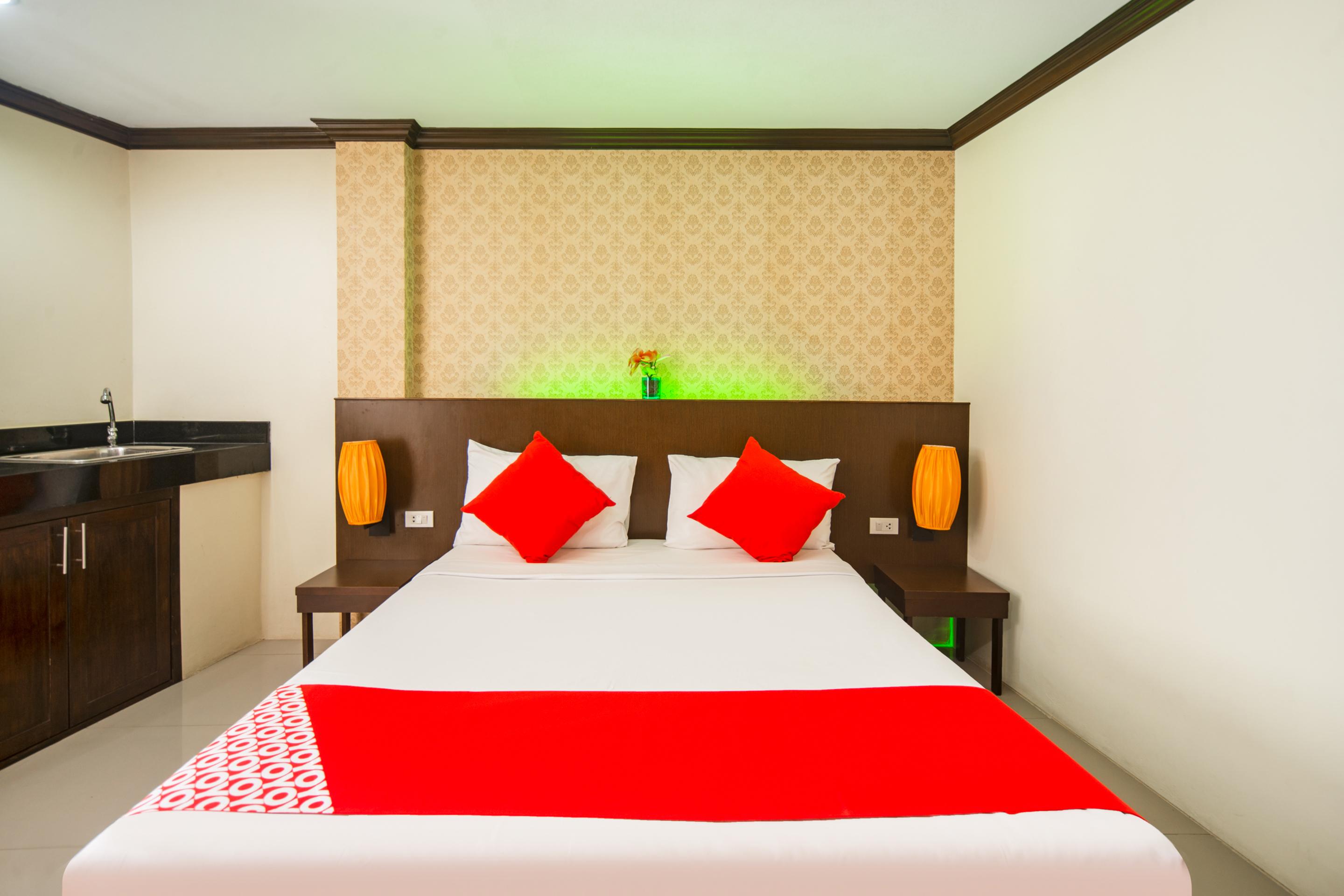 Hotel Oyo 232 Hometel Patong