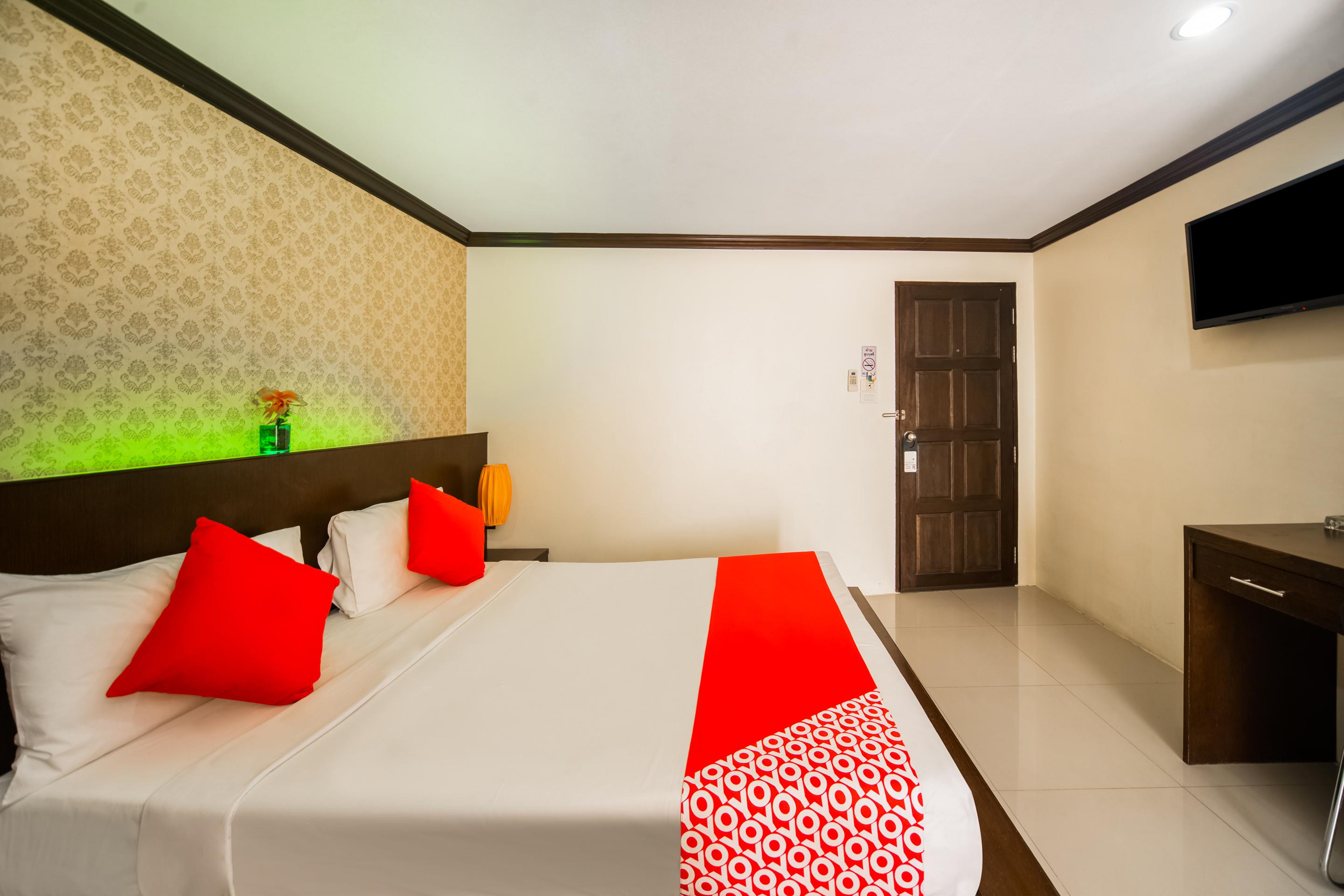 Oyo 232 Hometel Hotel Patong