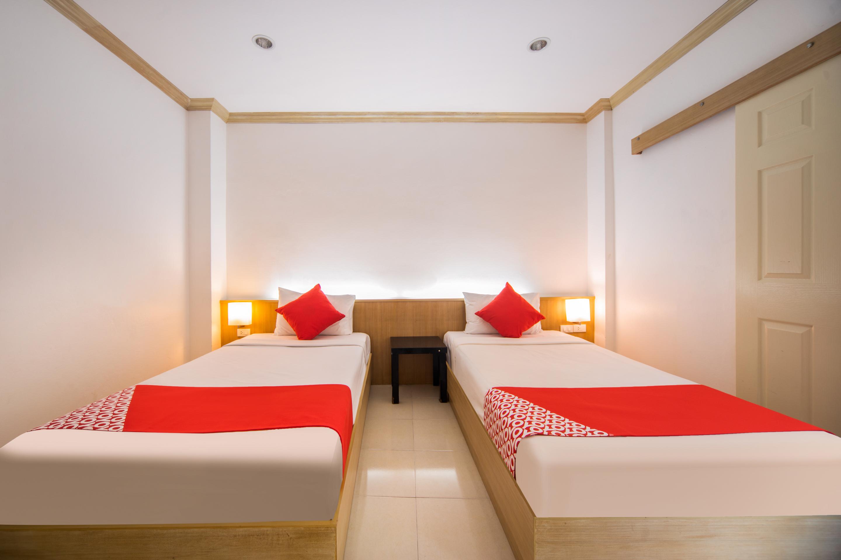 Oyo 232 Hometel Hotel