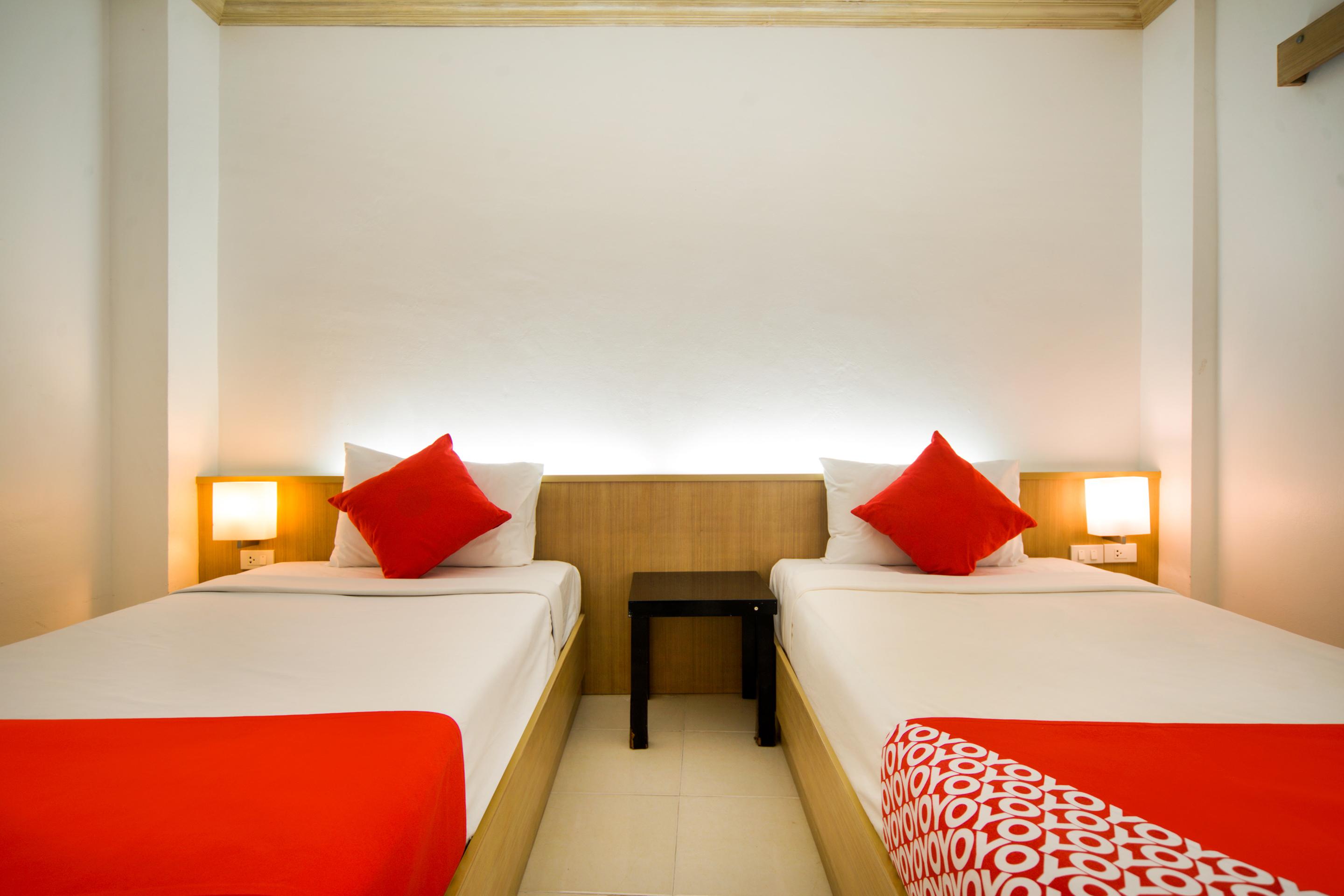 Hotel Oyo 232 Hometel 3*