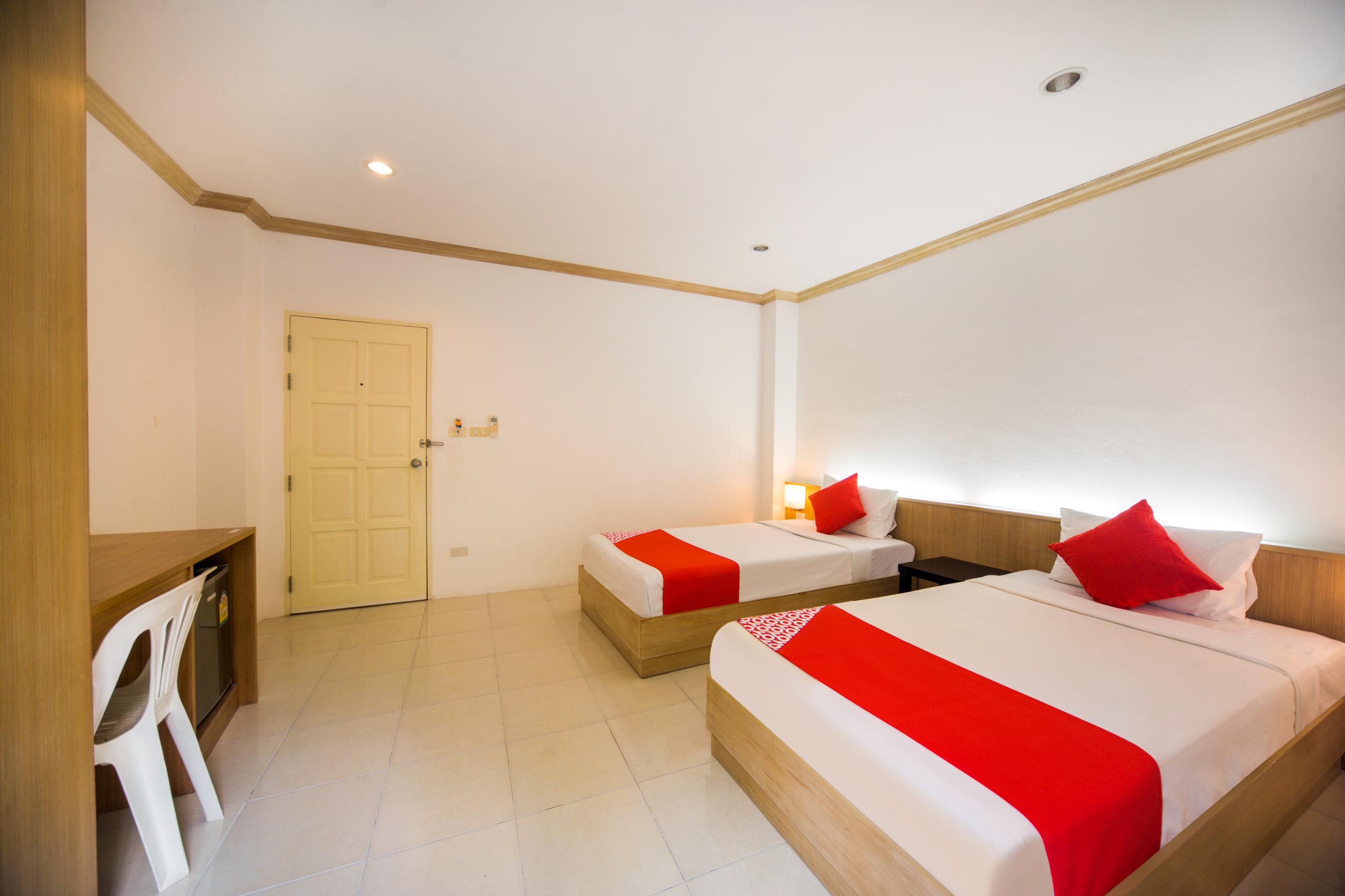 Oyo 232 Hometel 3*