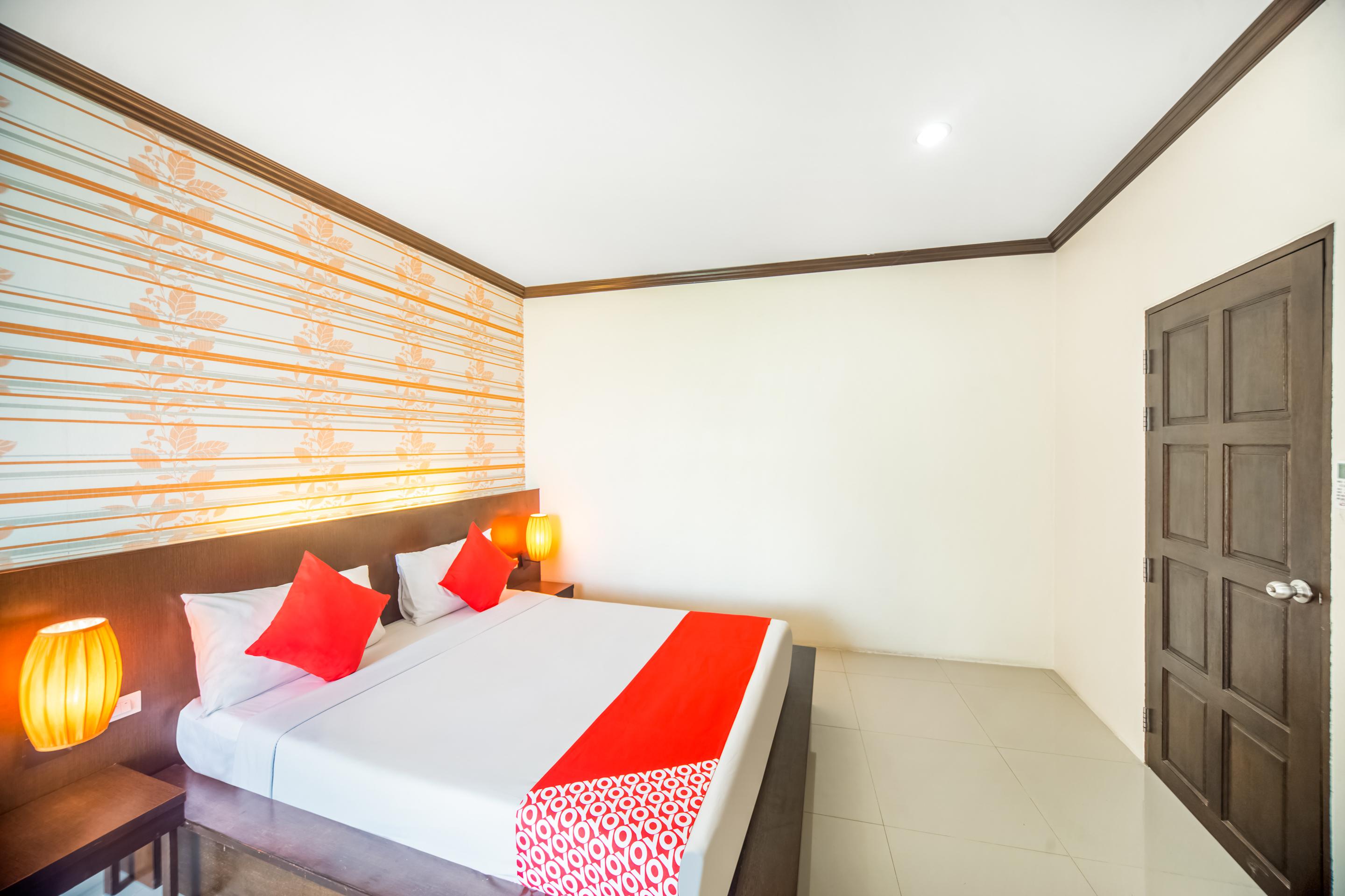 Oyo 232 Hometel Hotel