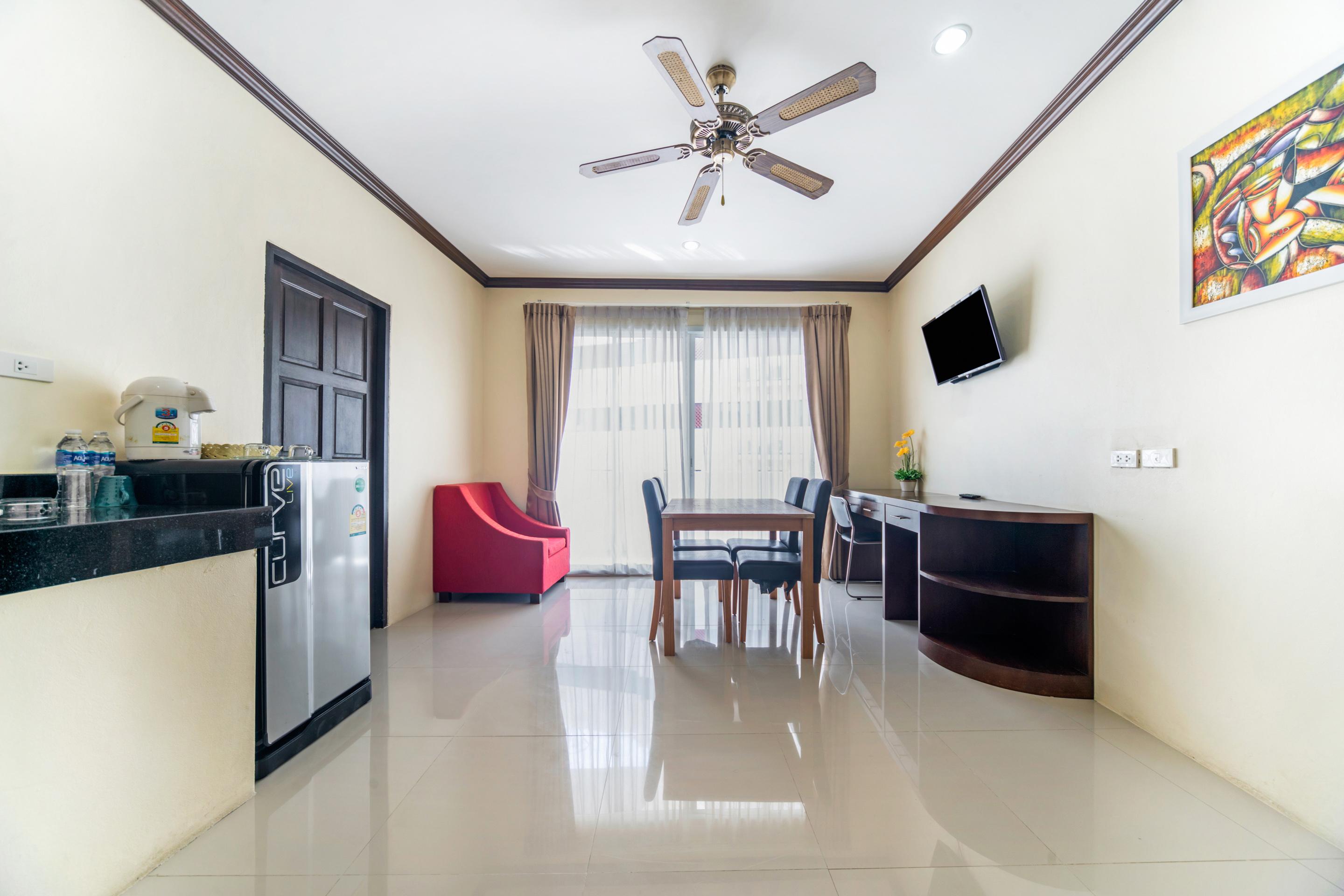 Oyo 232 Hometel 3*