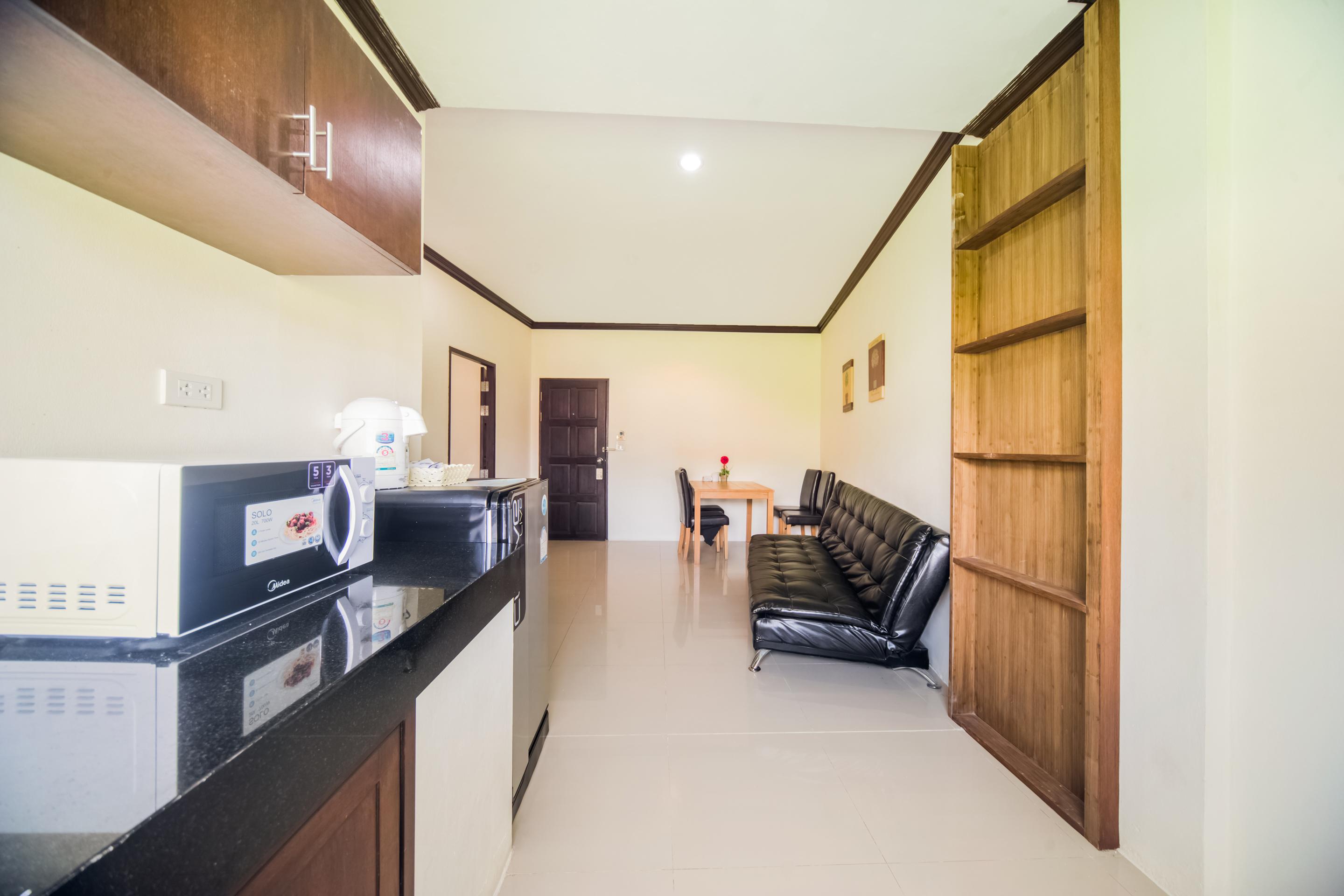 Oyo 232 Hometel 3*