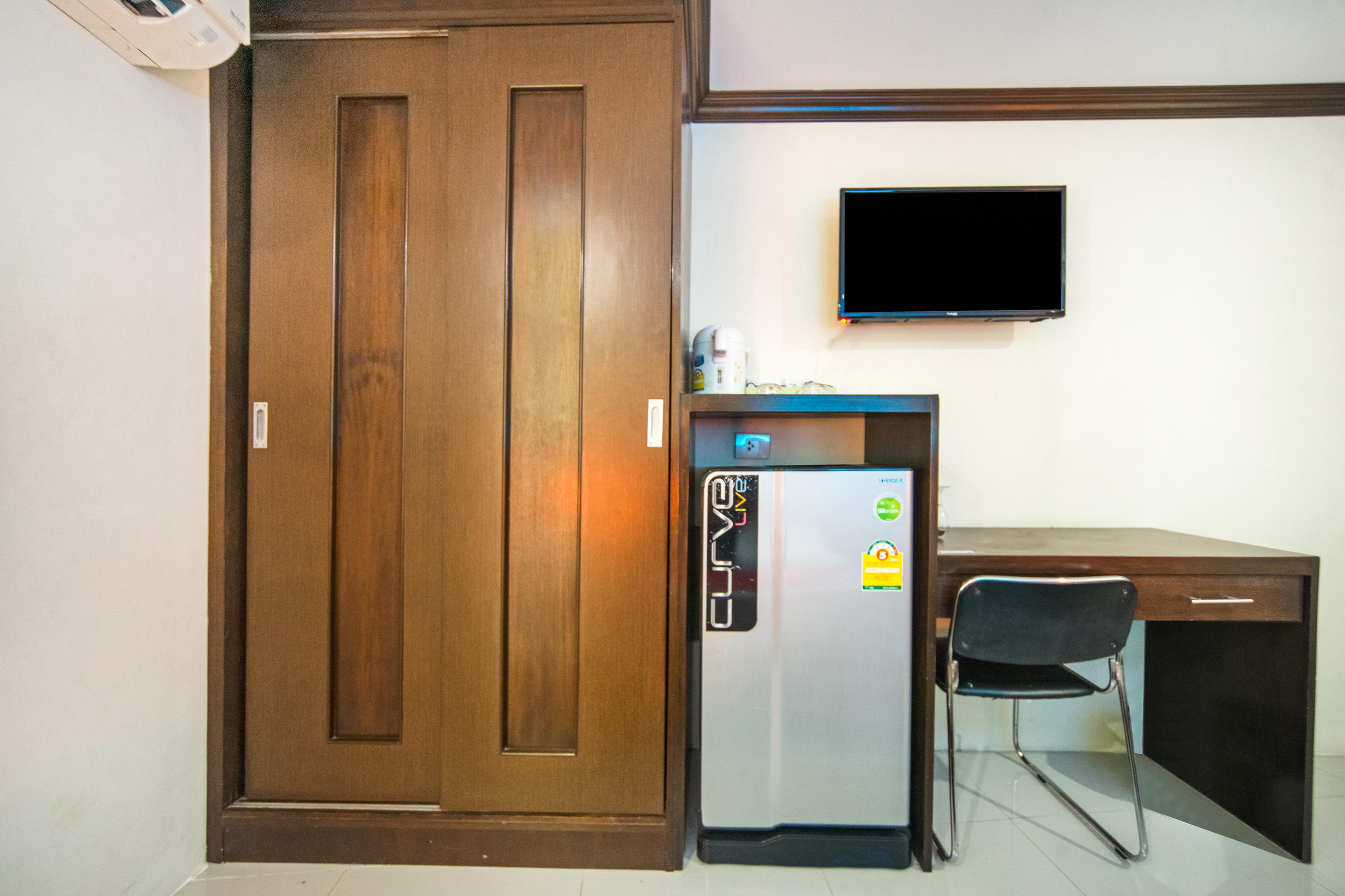 Oyo 232 Hometel Patong