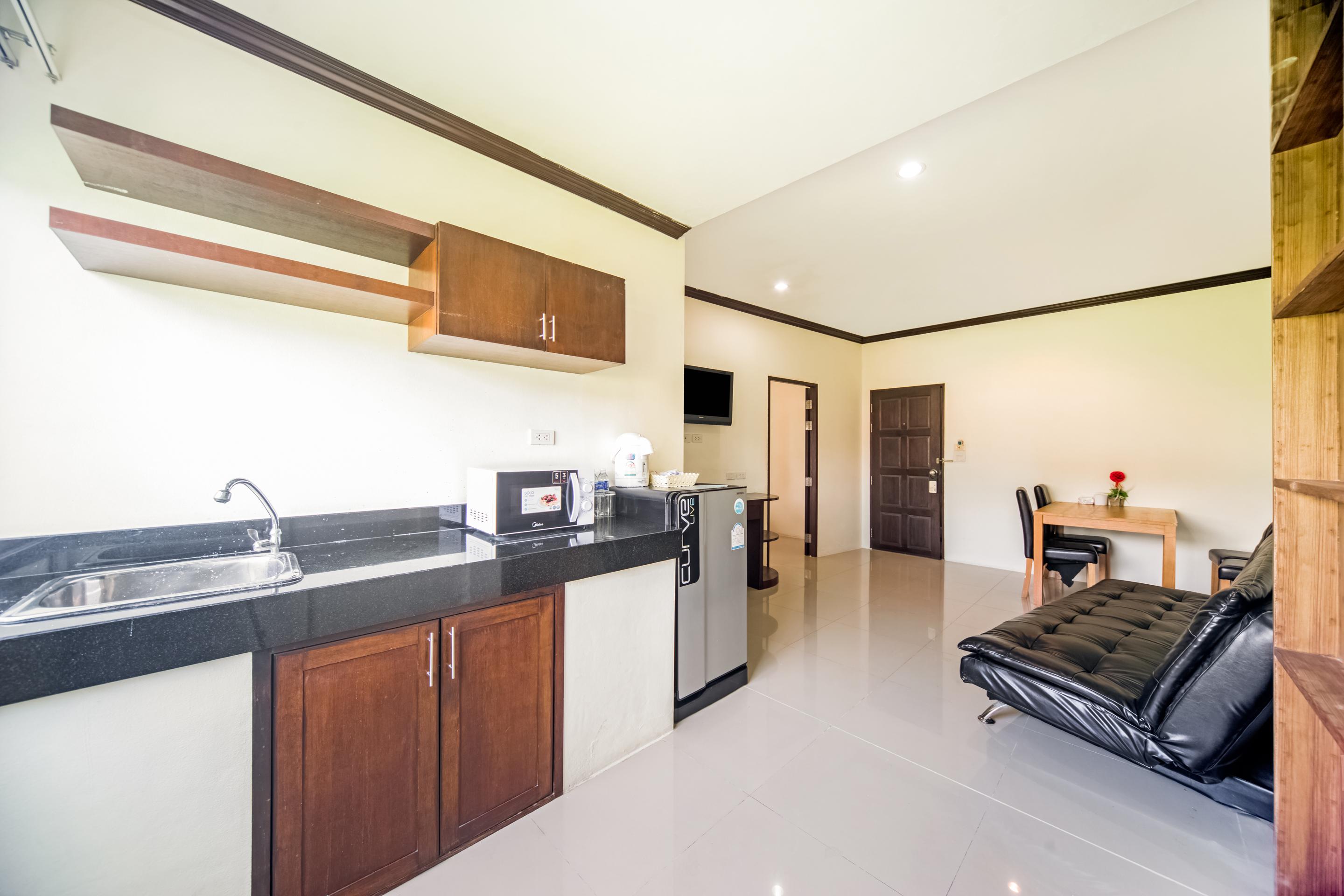 Oyo 232 Hometel Patong