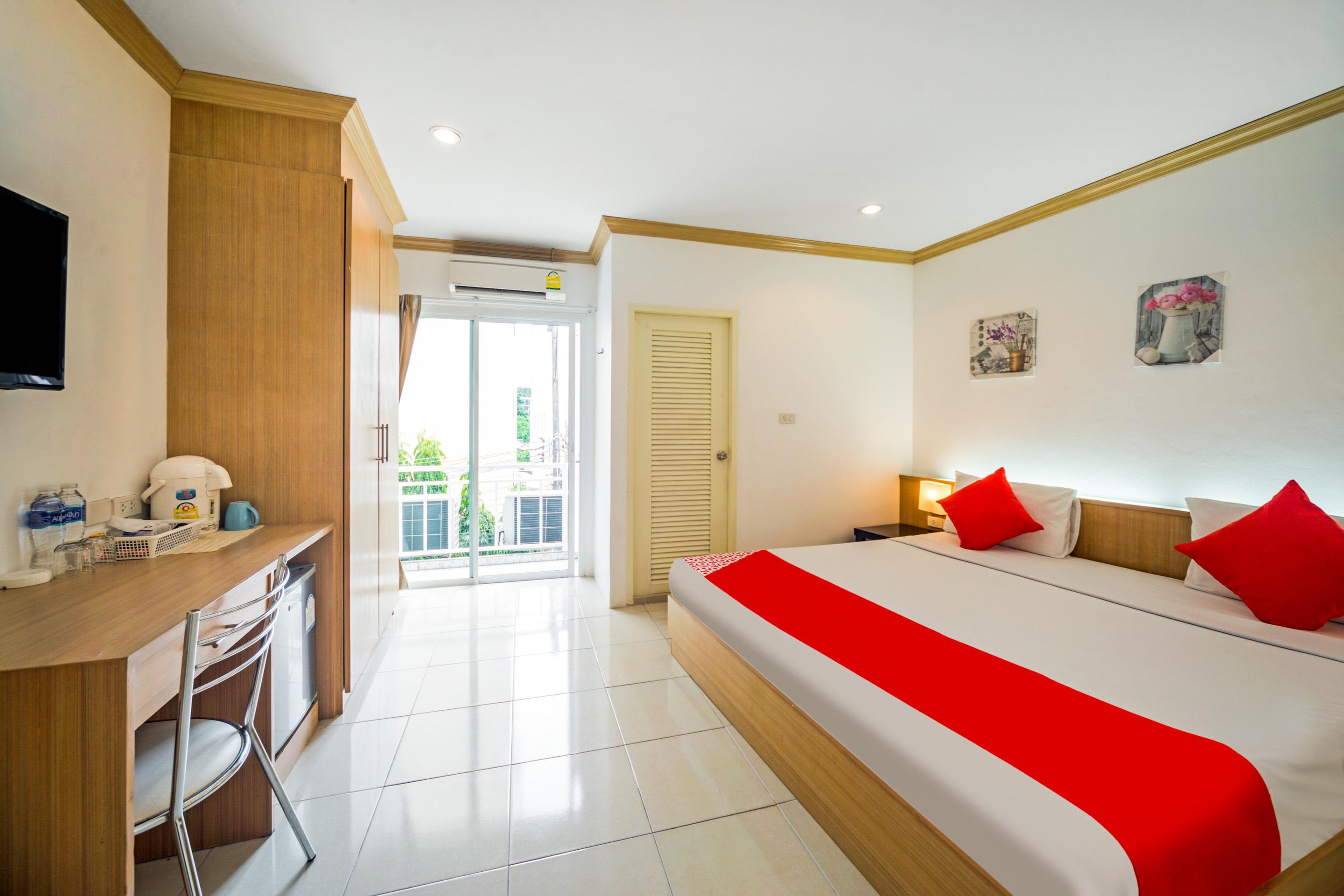 Hotel Oyo 232 Hometel 3*