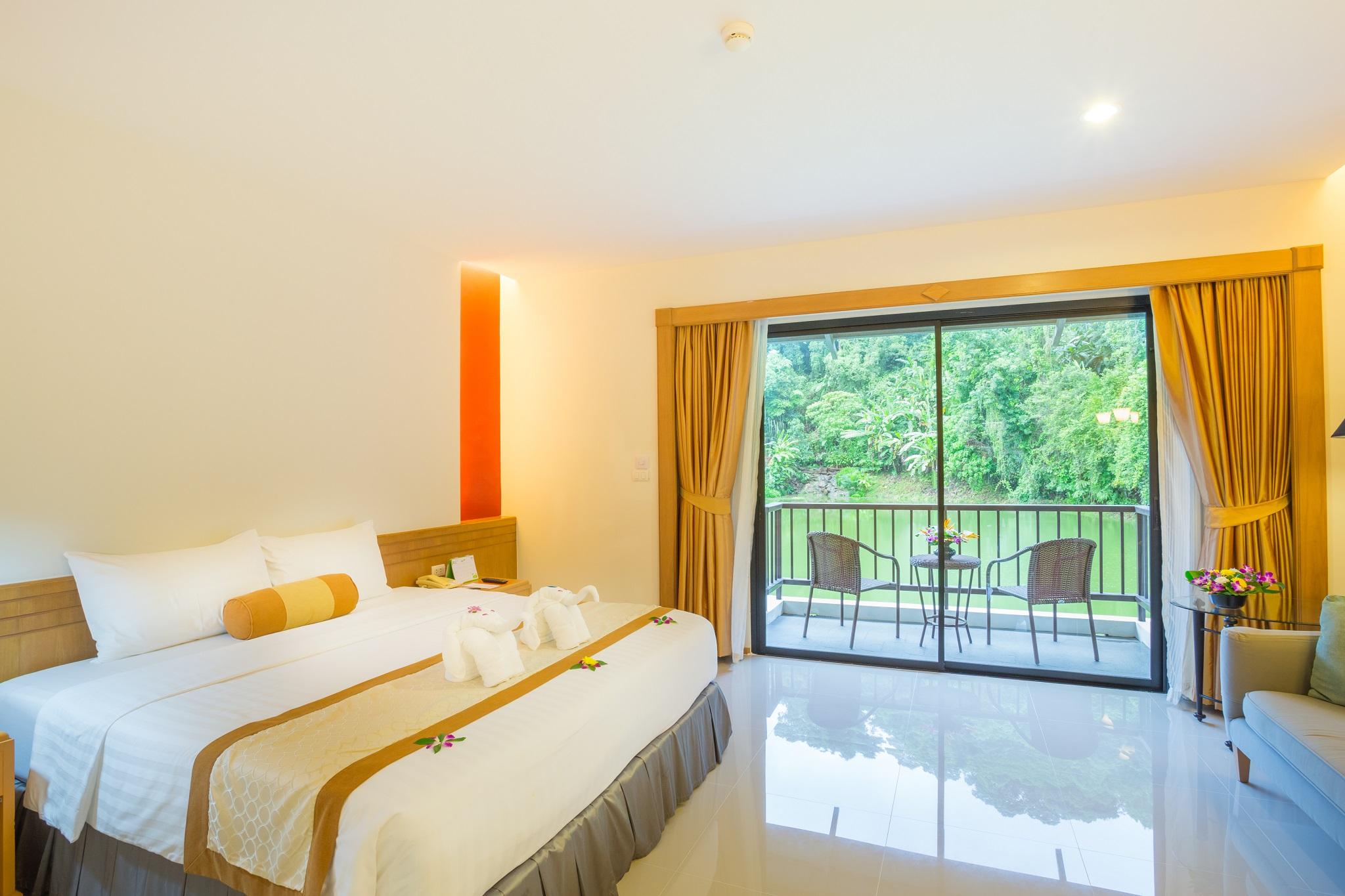 Hotel Tinidee Golf Phuket - Sha Extra 4*